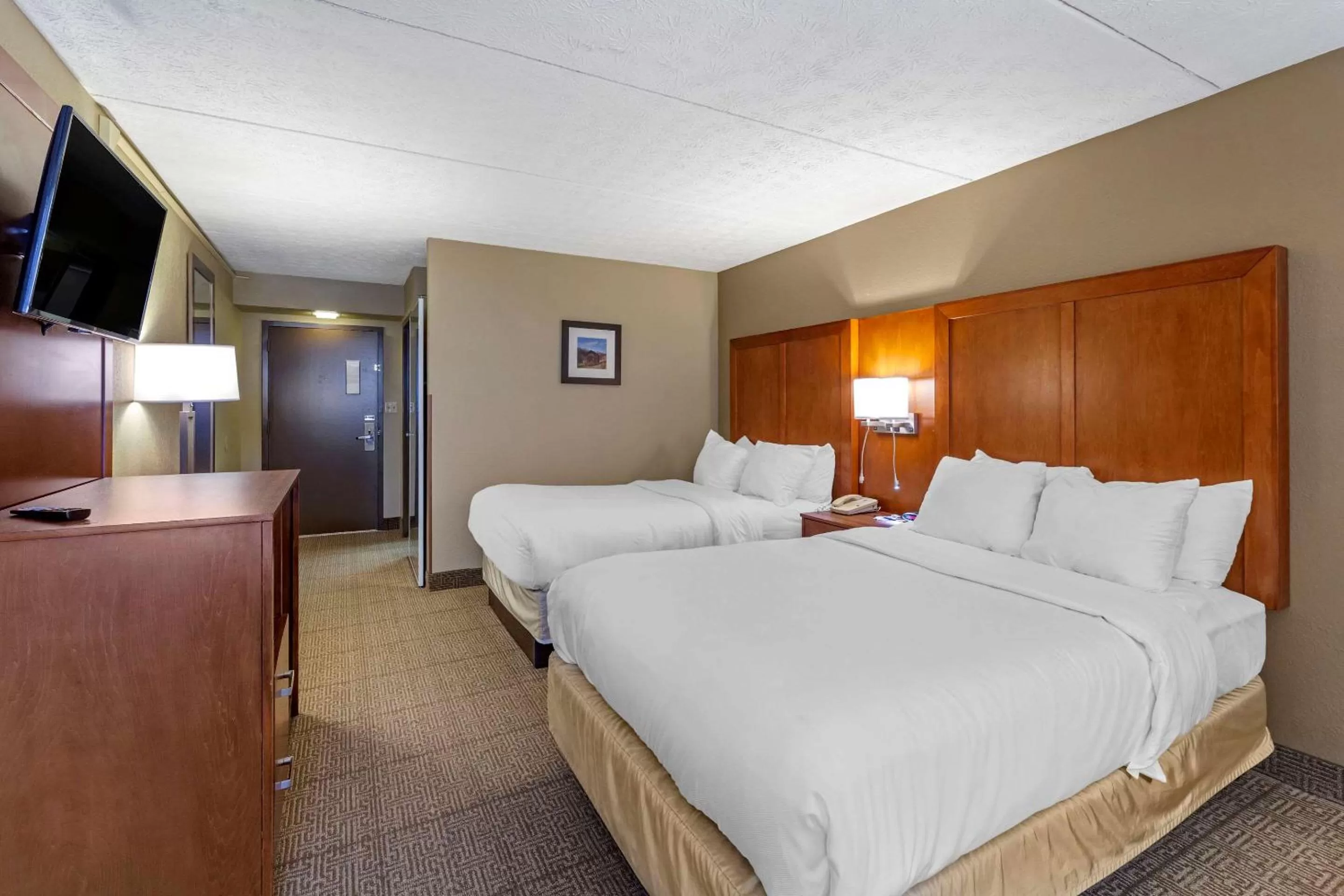 Photo of the whole room, Bed in Comfort Inn Alliance