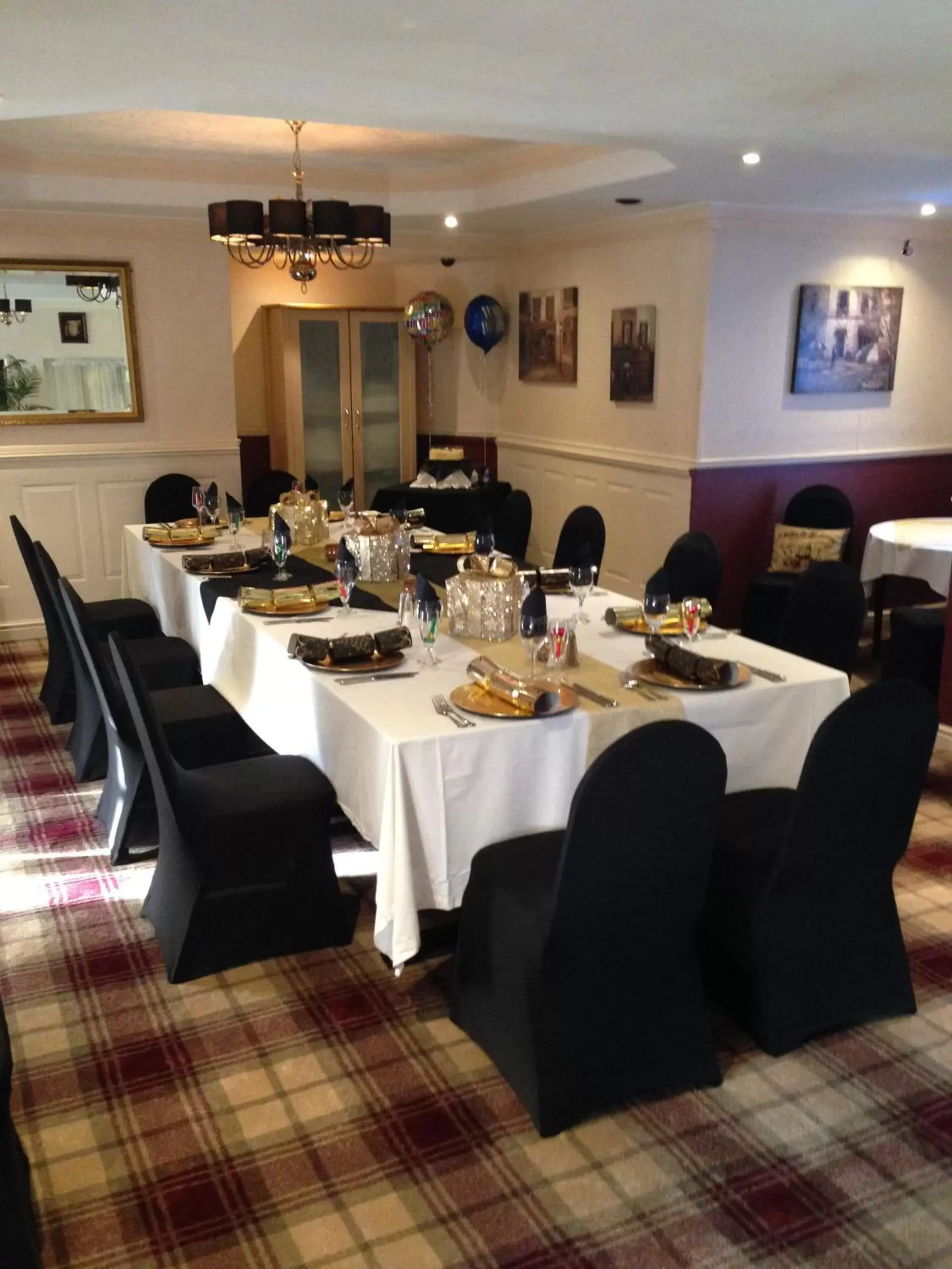 Restaurant/Places to Eat in Brookside Hotel & Restaurant