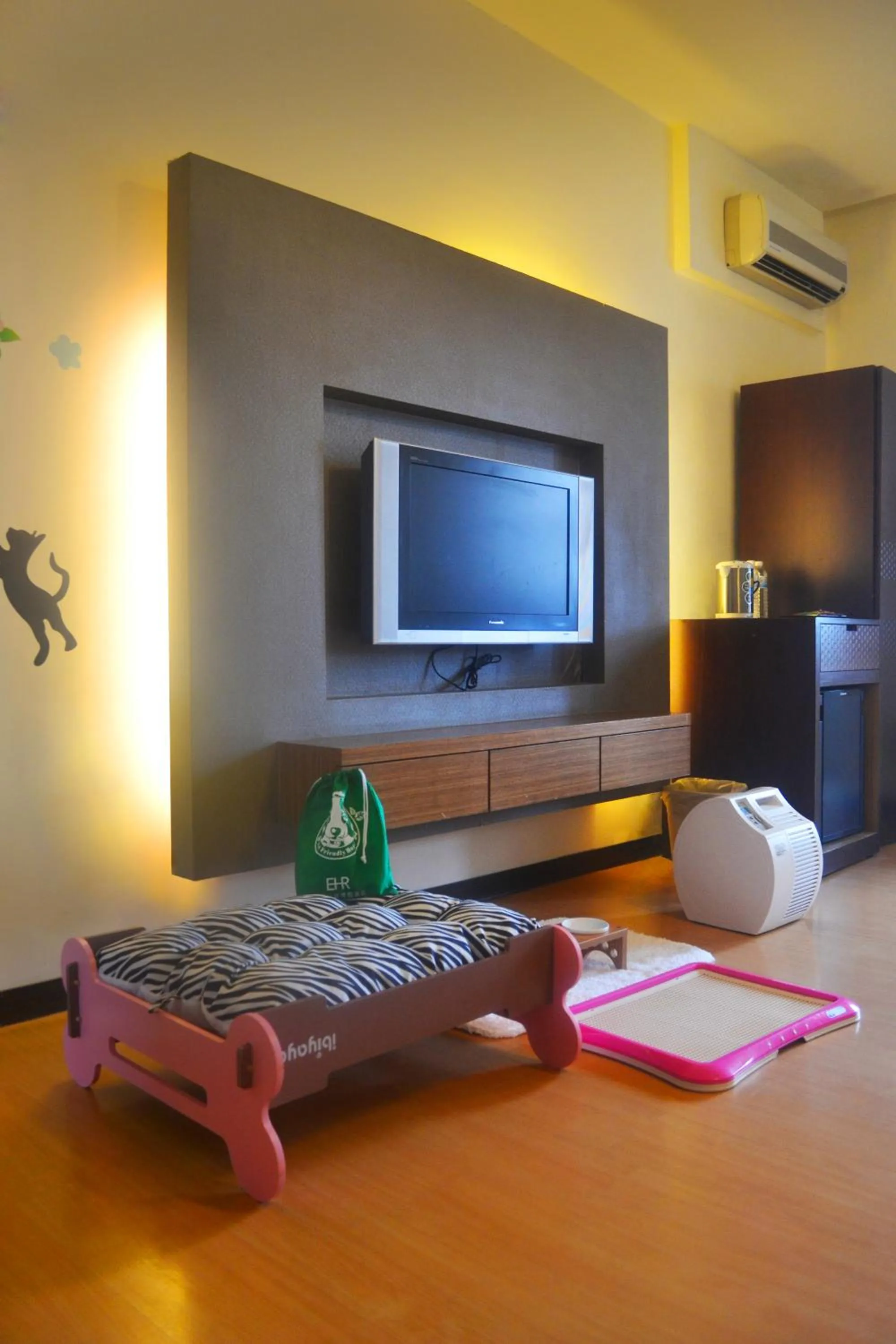 Pet-Friendly - Family Room in LIDO FORESTRY SPA RESORT