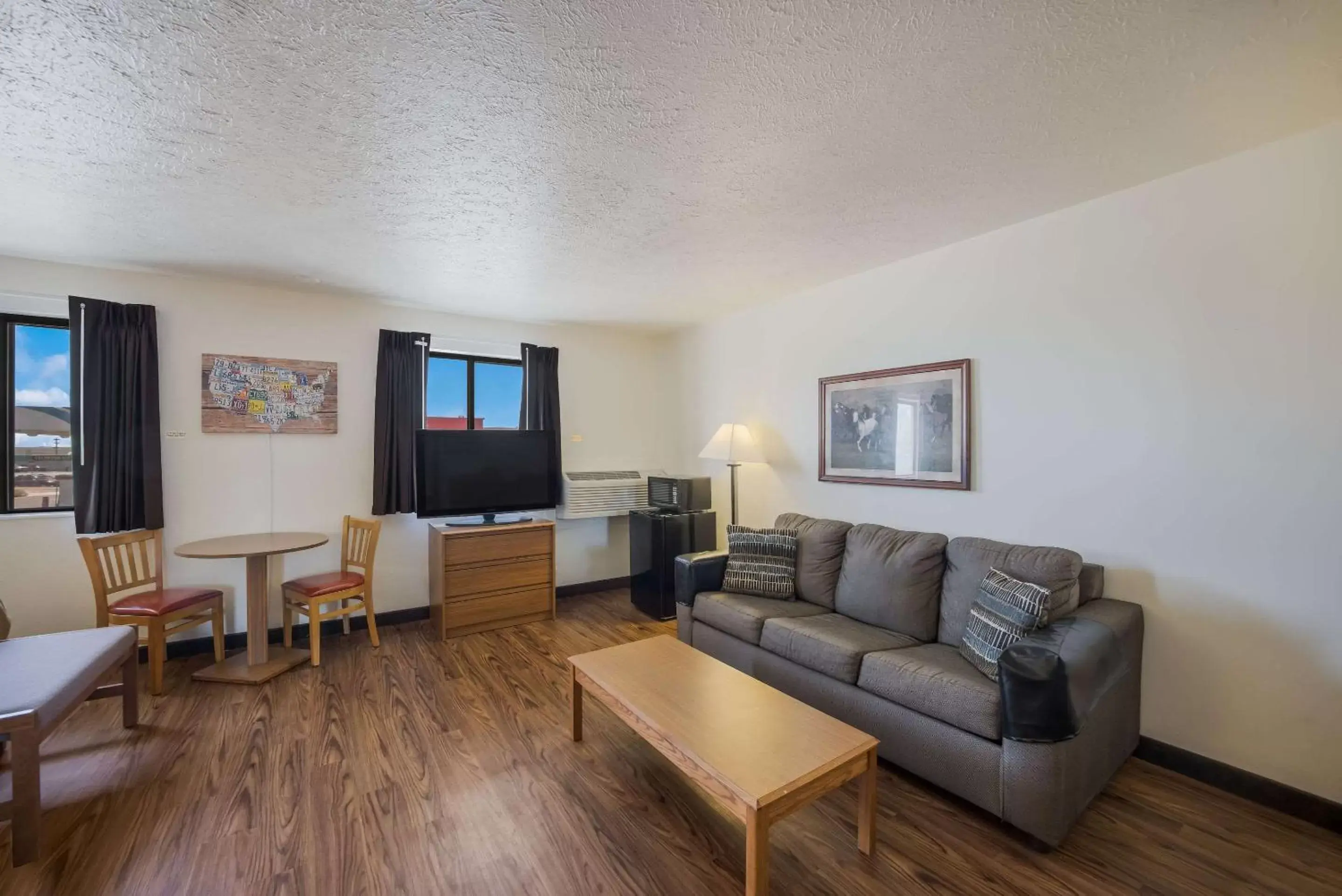 Bedroom, Seating Area in Econo Lodge Limon I-70