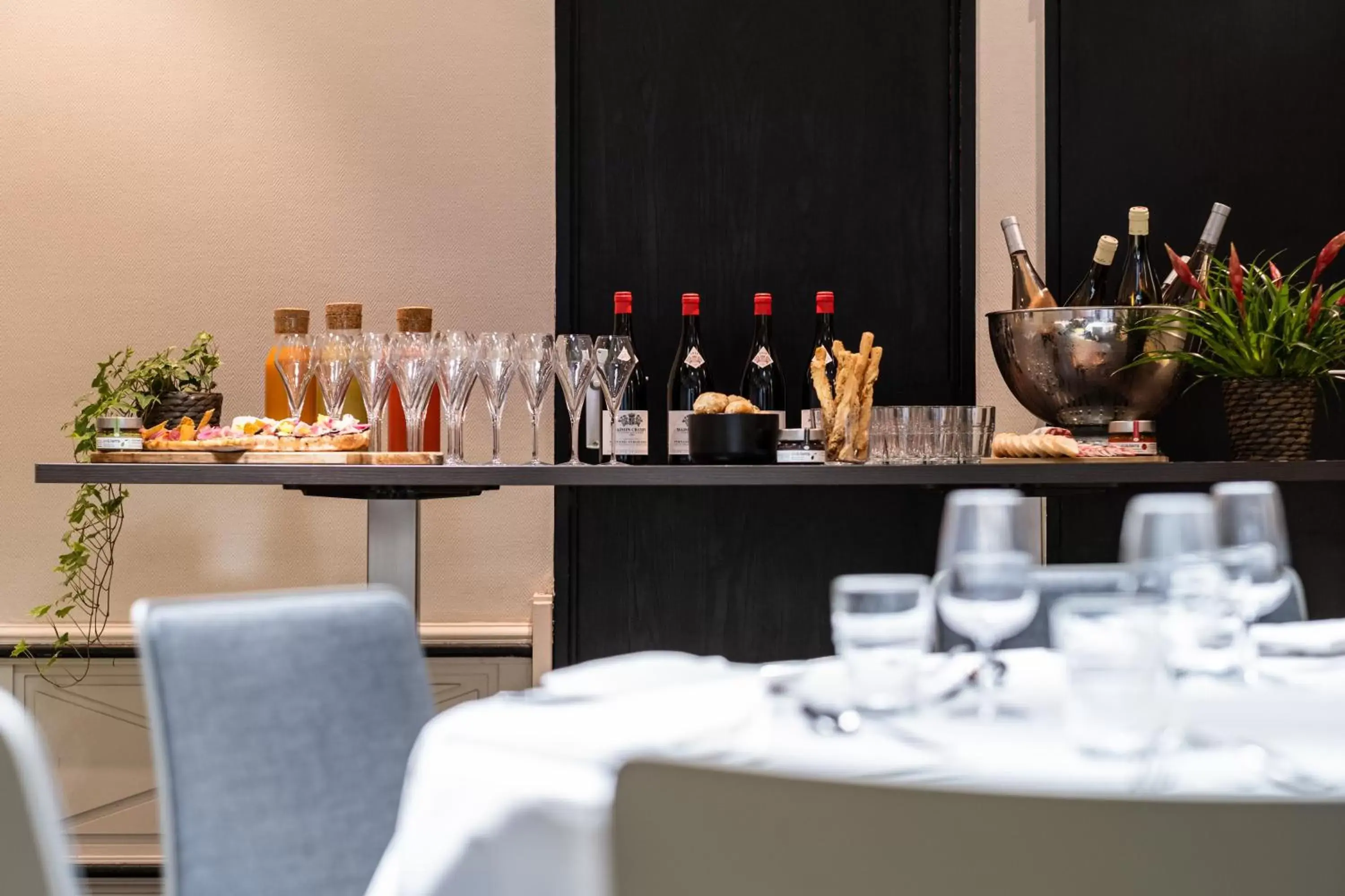 Food and drinks, Restaurant/Places to Eat in Mercure Grenoble Meylan