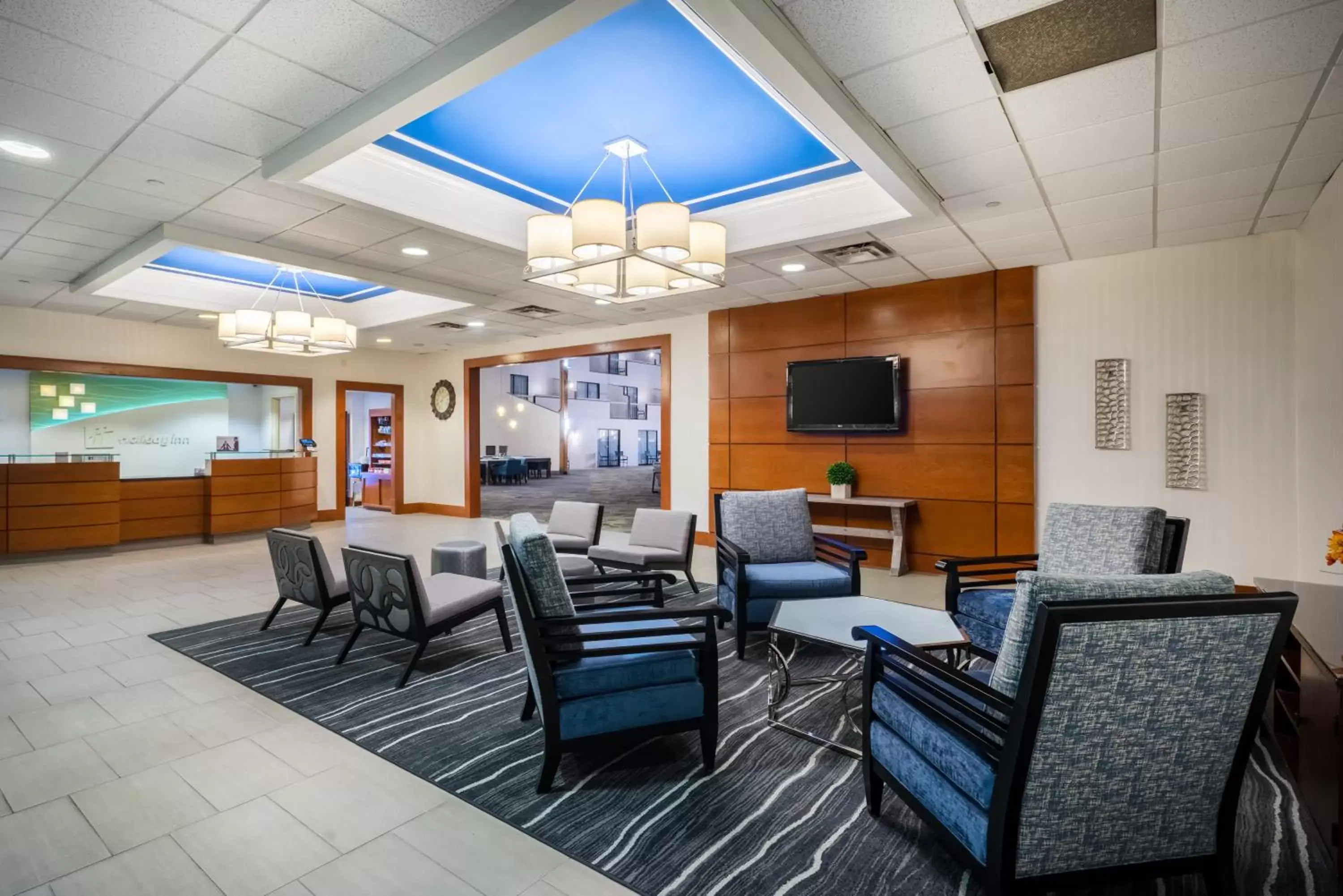 Lobby or reception in enVision Hotel & Conference Center Mansfield-Foxboro
