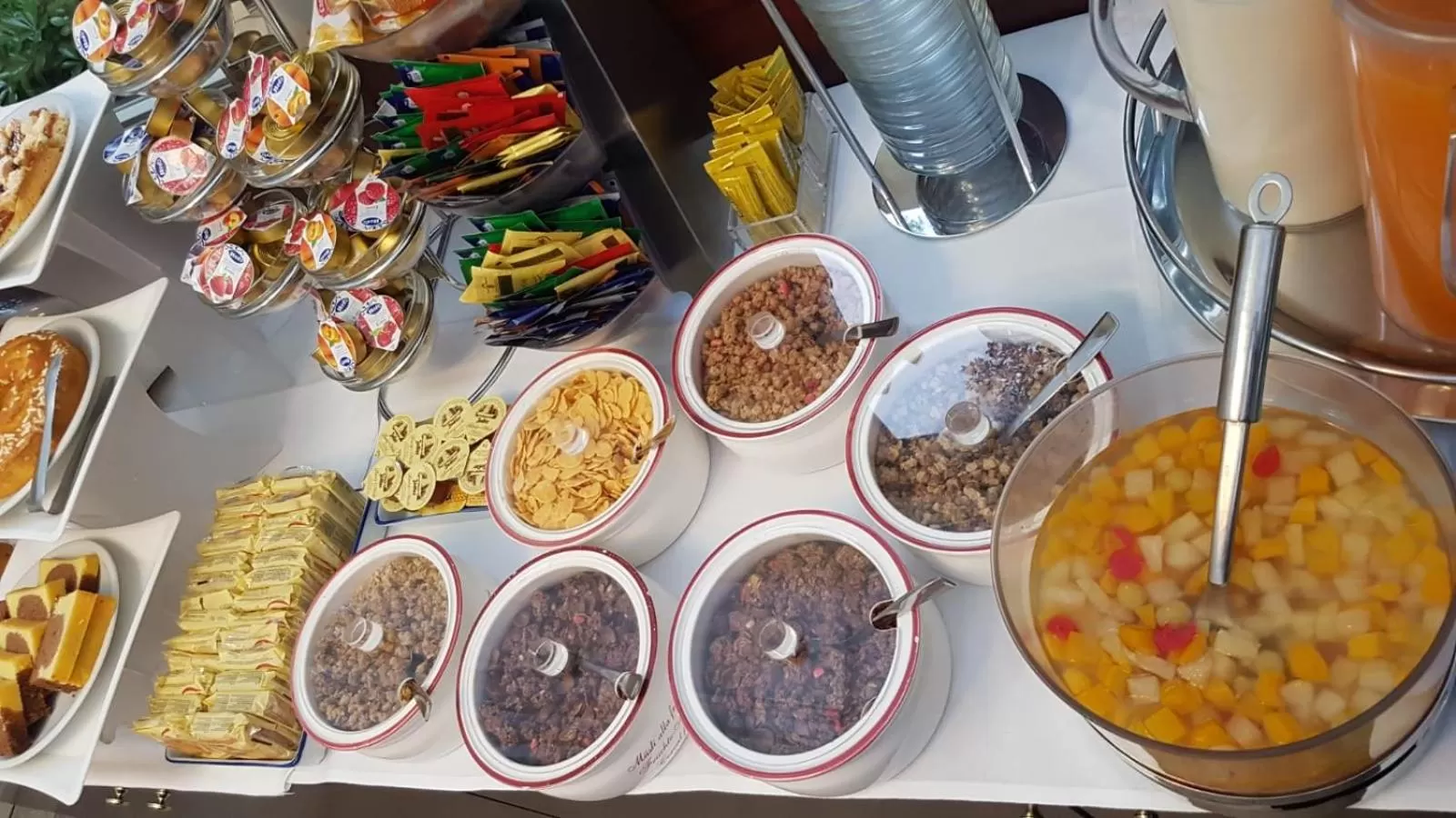 Food and drinks in Hotel Best Roma