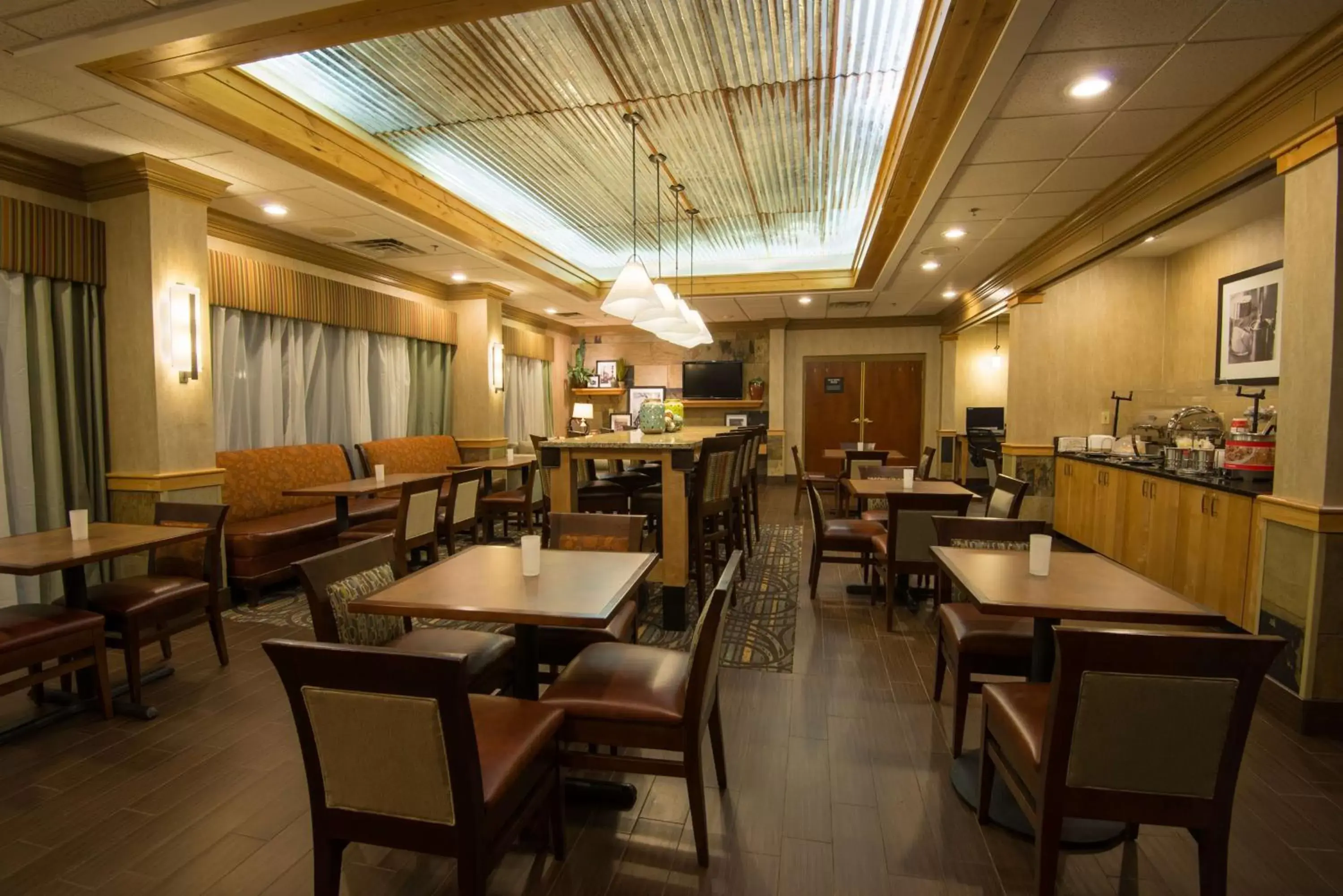 Dining area, Restaurant/Places to Eat in Hampton Inn Wilkesboro