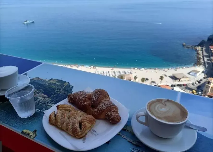 Breakfast in B&B Omnia Scilla