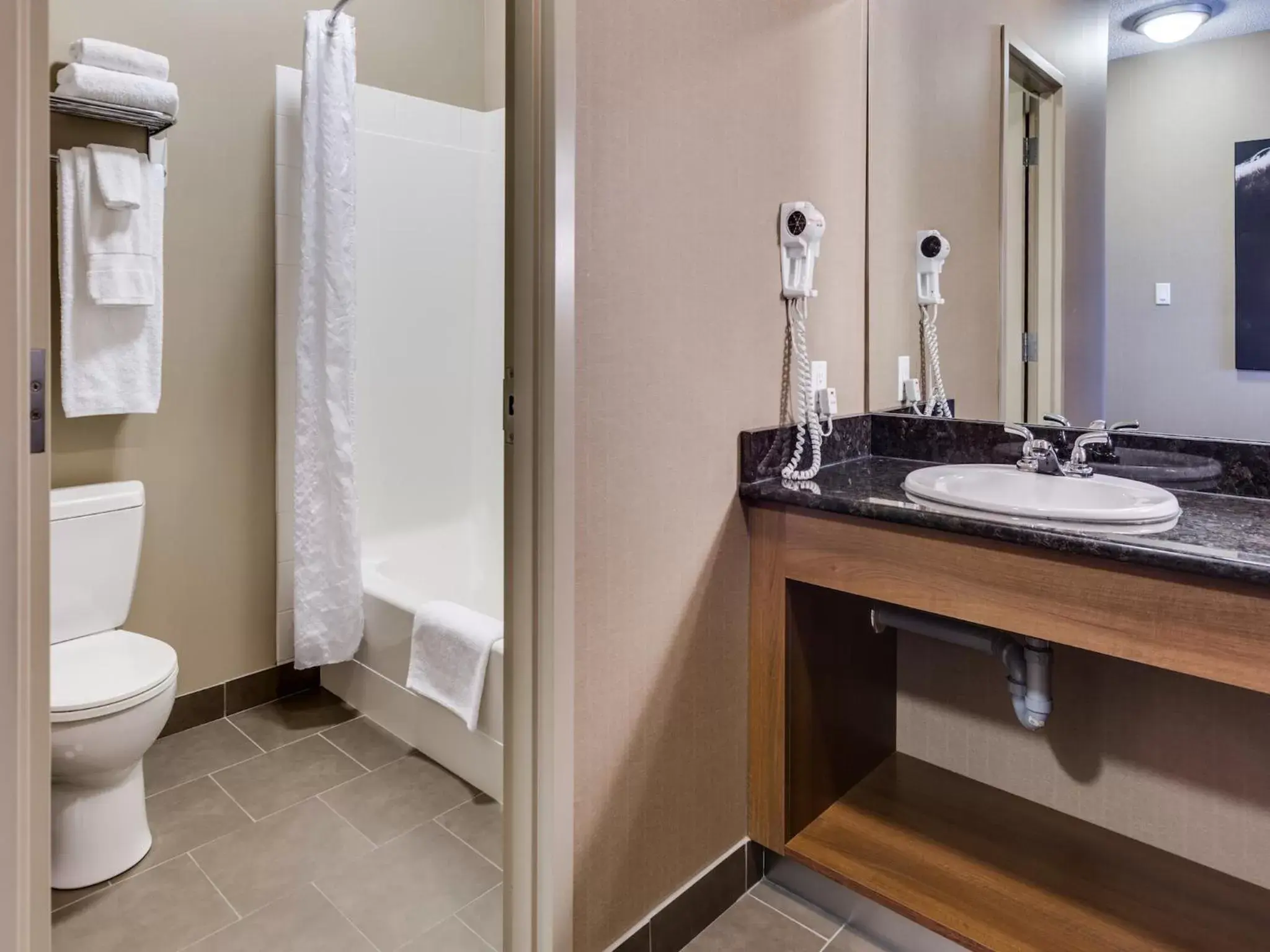 Shower, Bathroom in Heritage Inn Hotel & Convention Centre - Pincher Creek