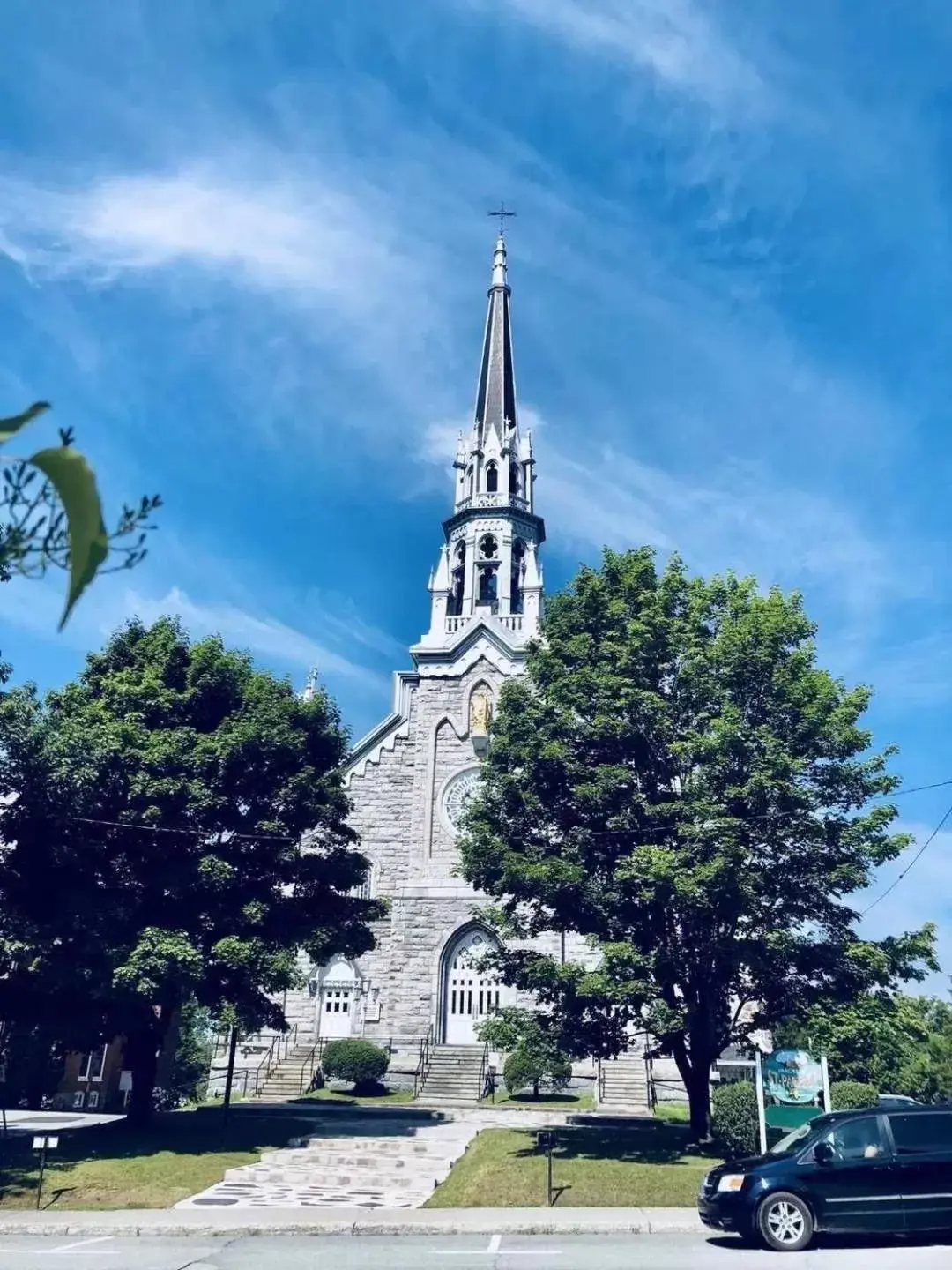 Nearby landmark in Auberge du Grand Lac