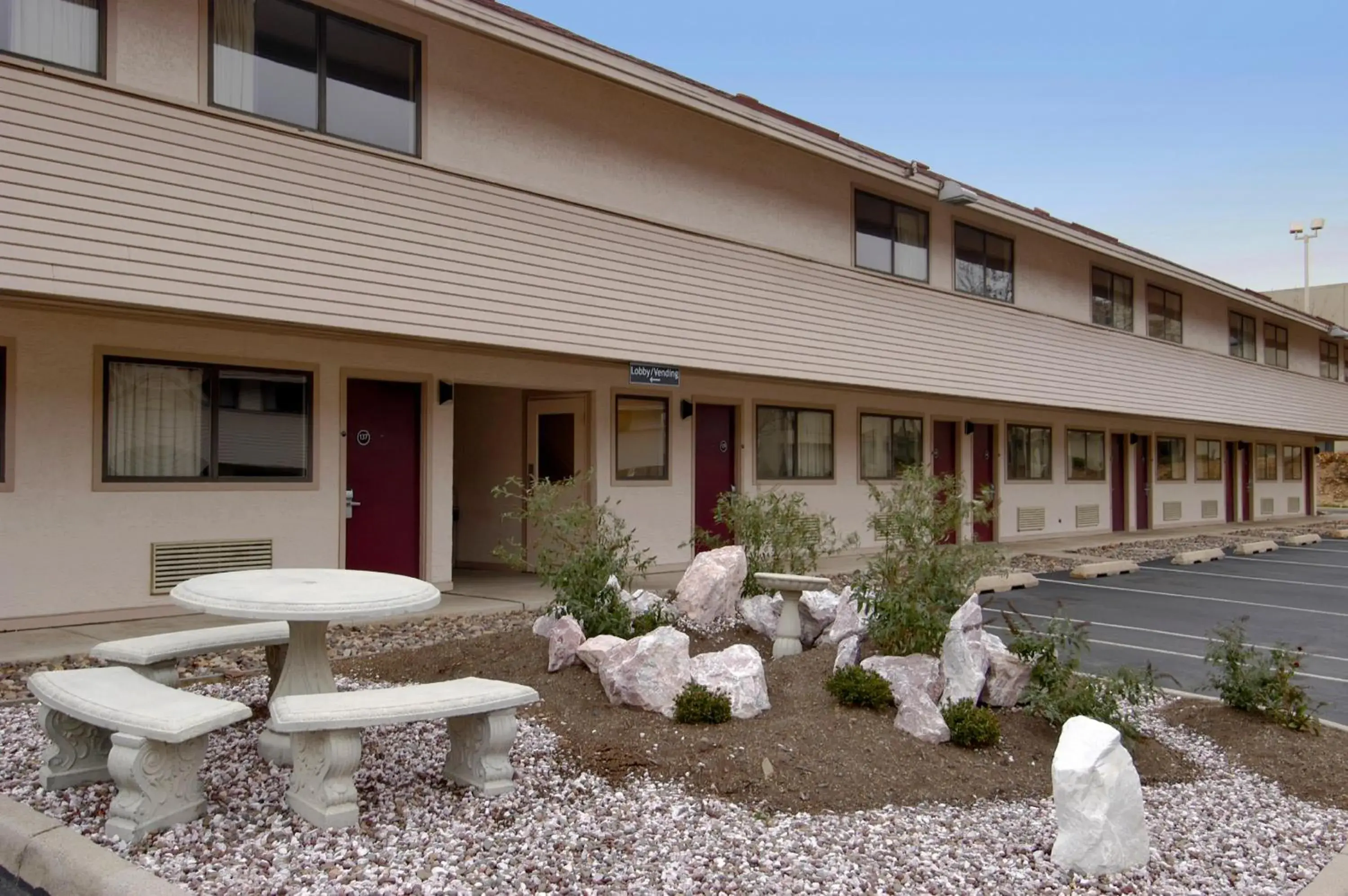 BBQ facilities, Property Building in Red Roof Inn Harrisburg - Hershey