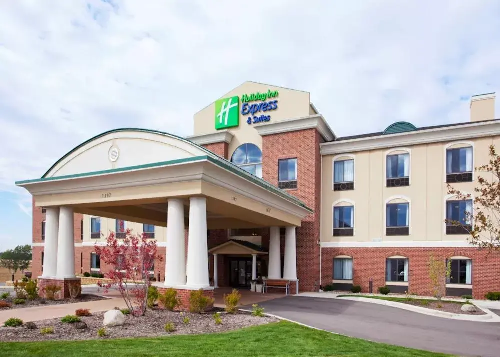 Property Building in Holiday Inn Express and Suites Detroit North-Troy, an IHG Hotel