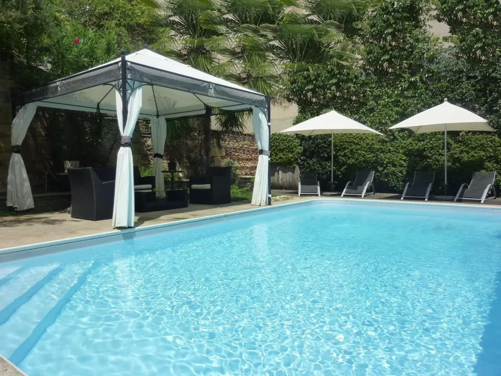 Swimming Pool in Hotel de France