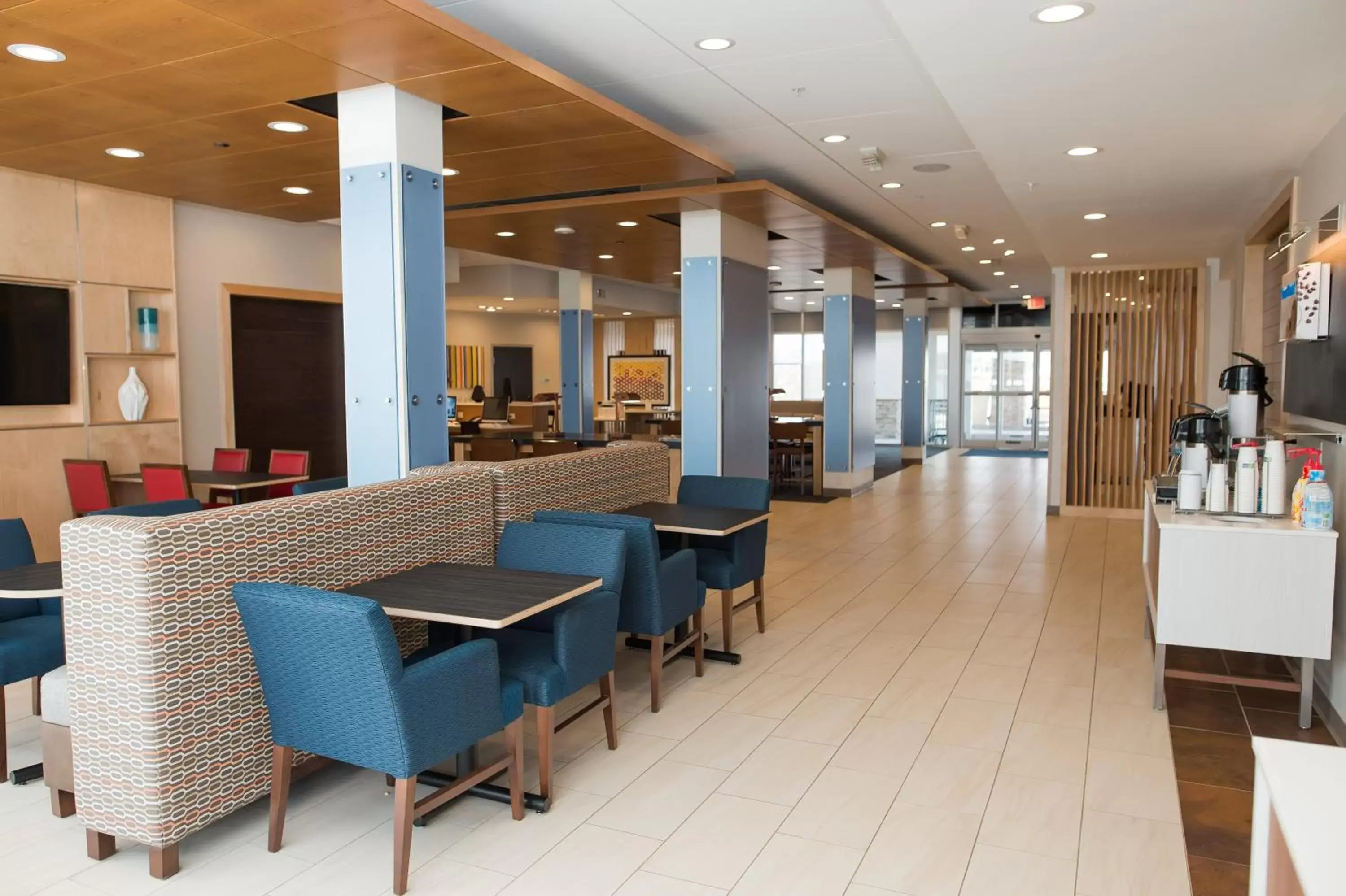 Breakfast, Restaurant/Places to Eat in Holiday Inn Express & Suites - Marietta, an IHG Hotel