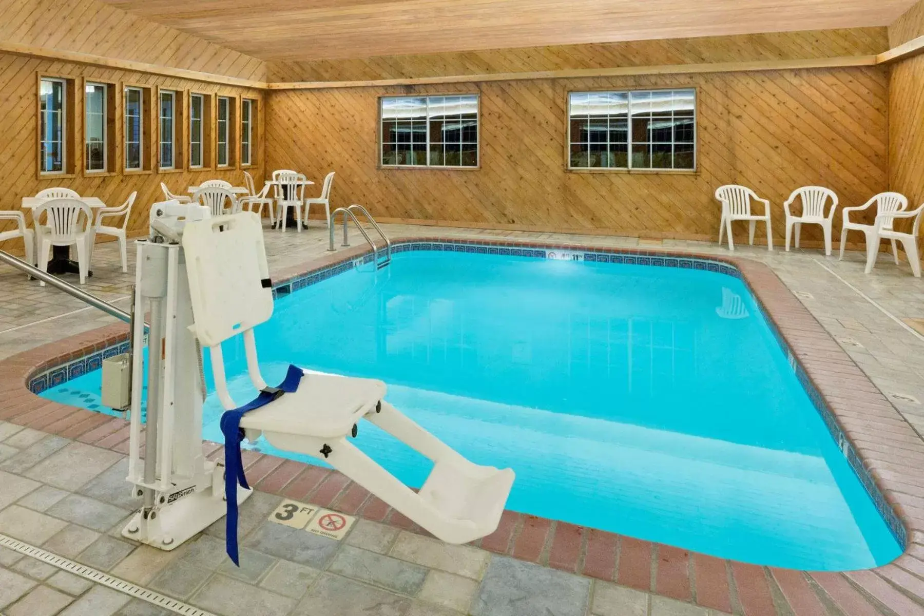 Swimming Pool in Super 8 by Wyndham Clarinda