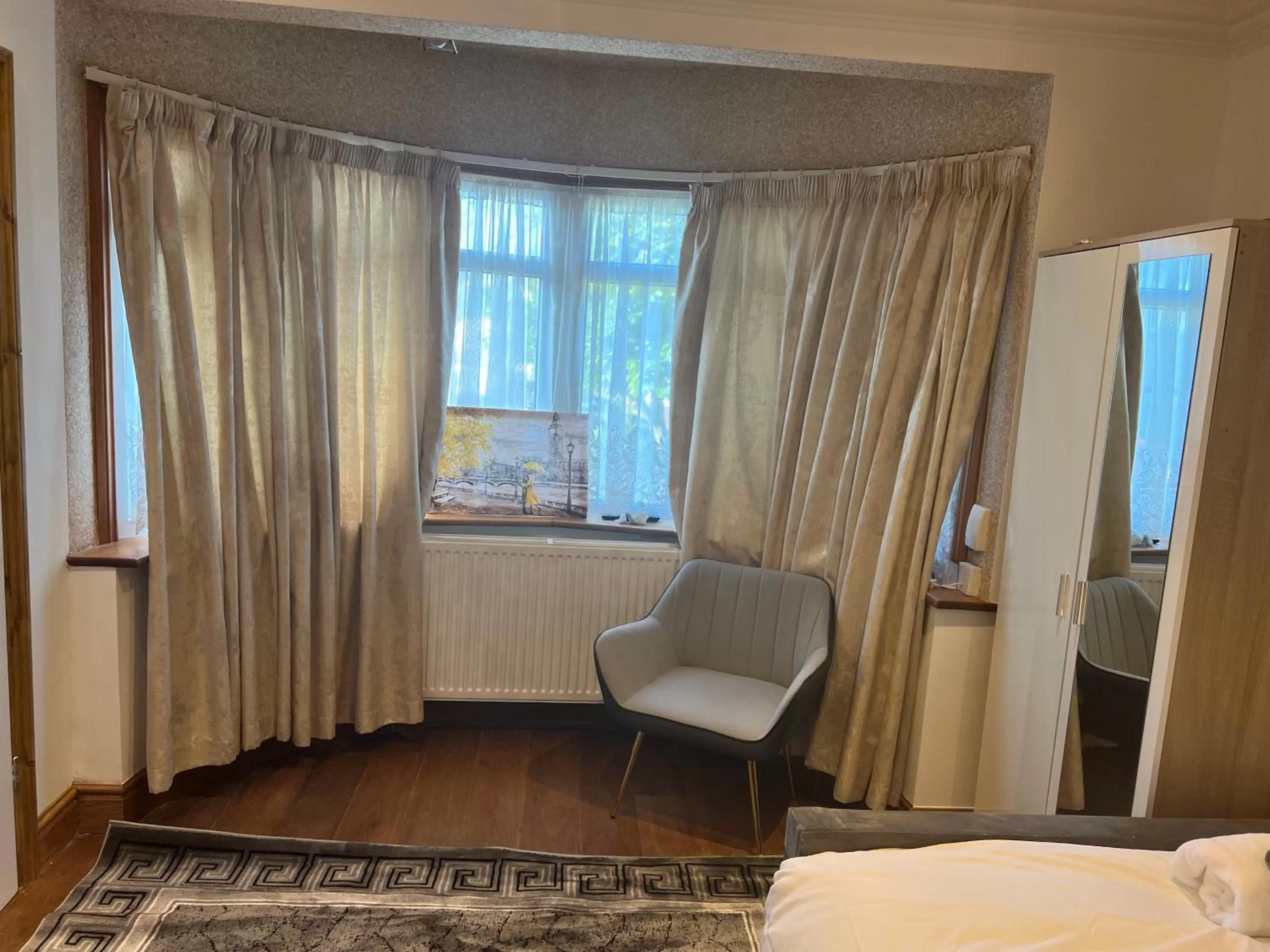 Bedroom, Bed in TJ Homes - Luxury Studio Suite with Garden View - Next to tube station London