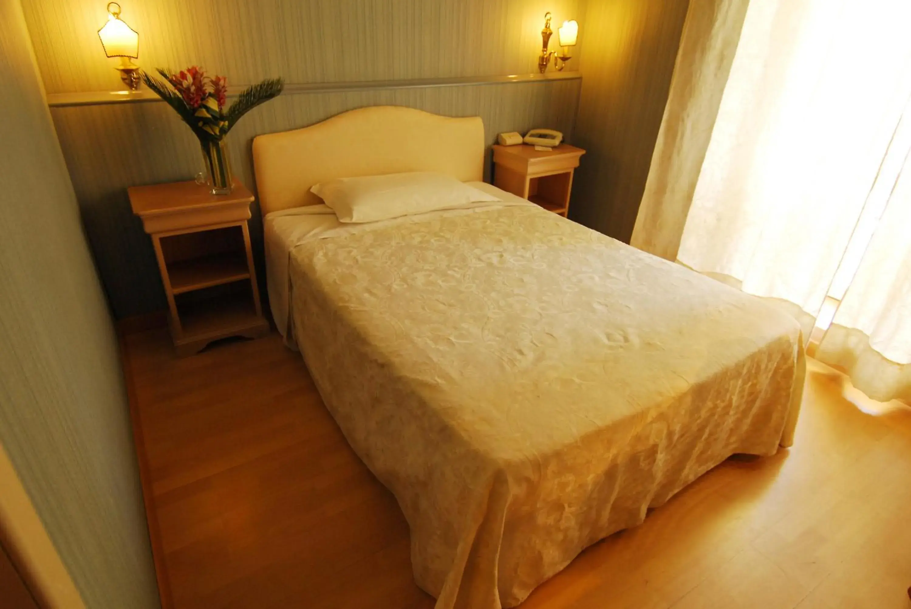 Photo of the whole room, Bed in Grande Albergo Quattro Stagioni