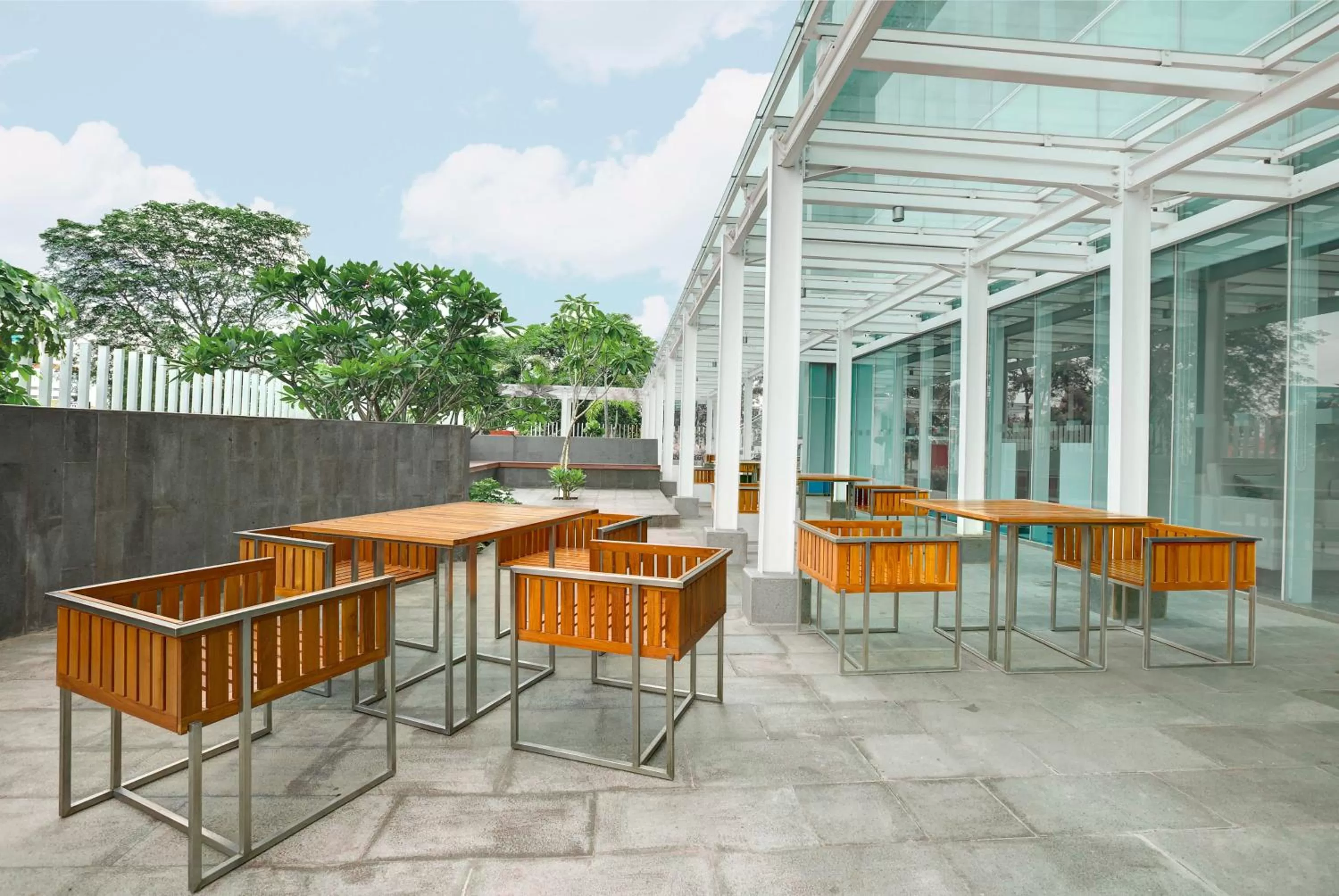 Restaurant/places to eat in Holiday Inn Express Jakarta International Expo by IHG