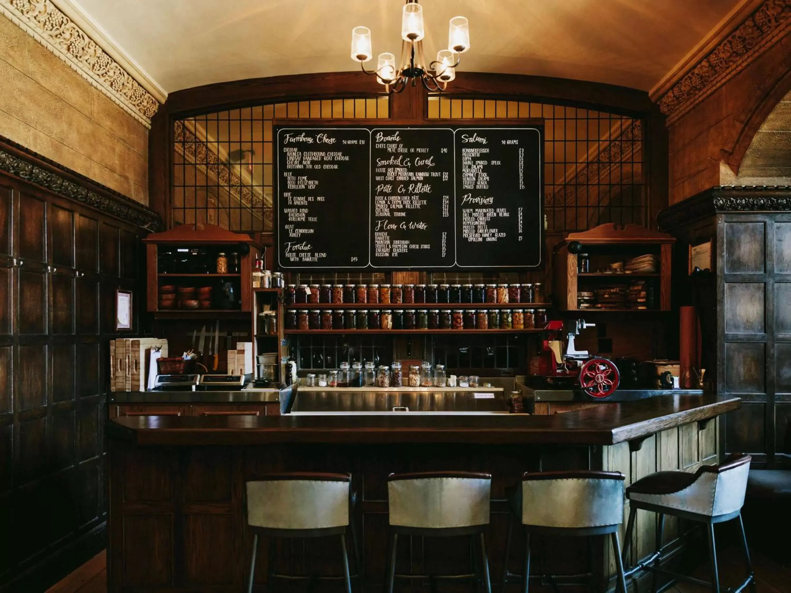 Restaurant/places to eat, Lounge/Bar in Fairmont Banff Springs