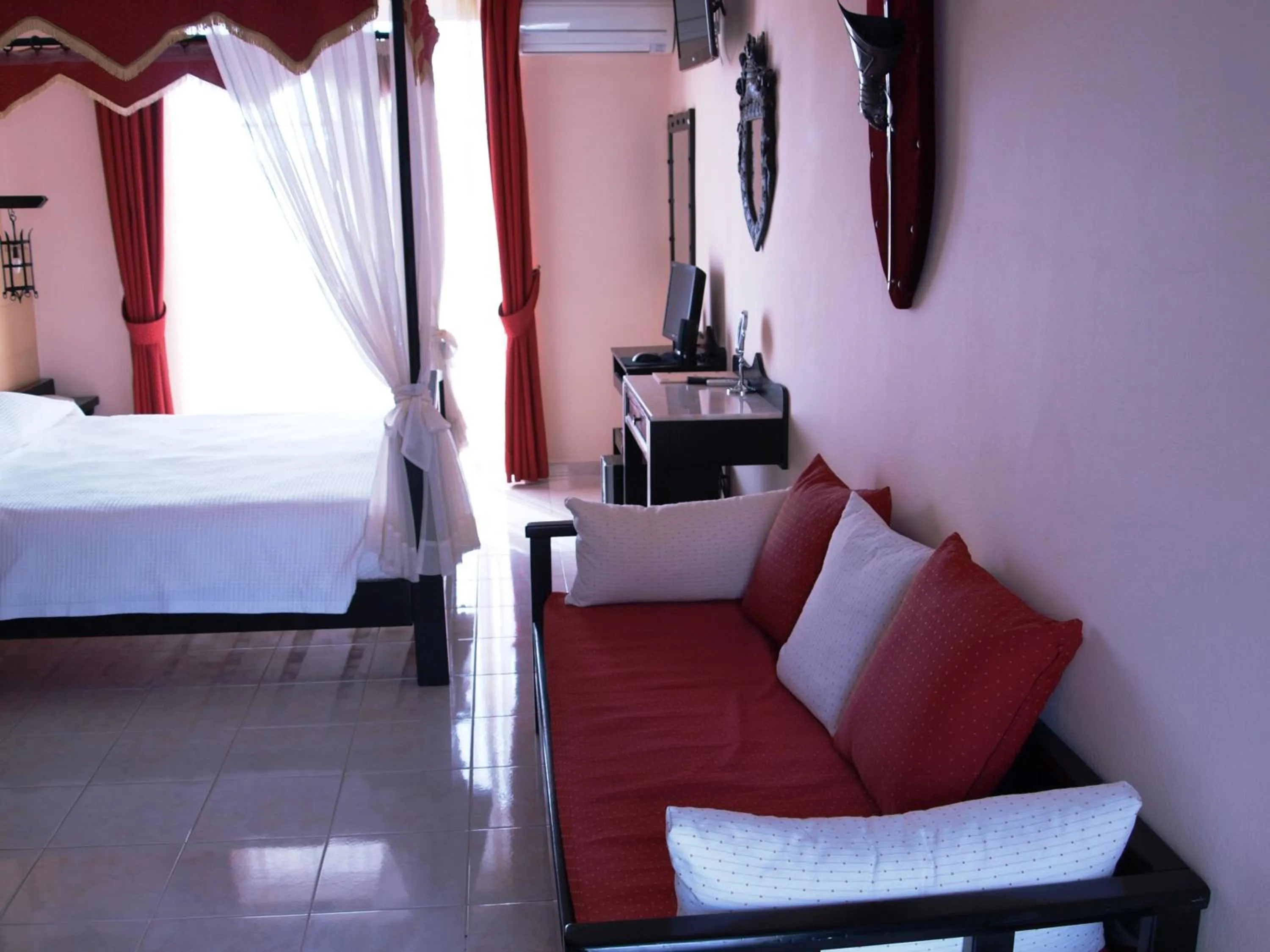 Photo of the whole room, Bed in Castello Di Cavallieri Suites & Spa - Adults Only