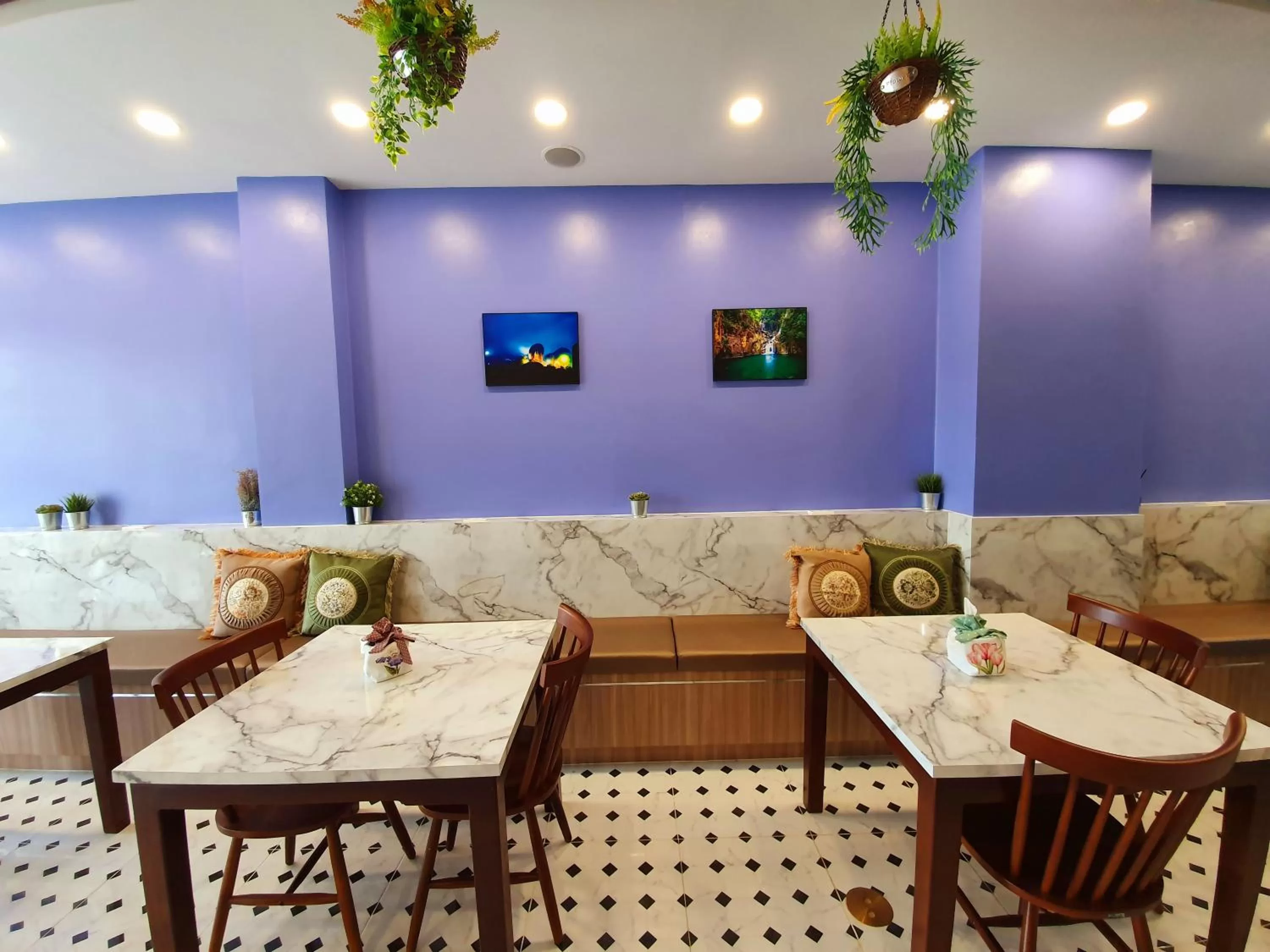 Restaurant/places to eat in USABAI Riverside Boutique Hotel