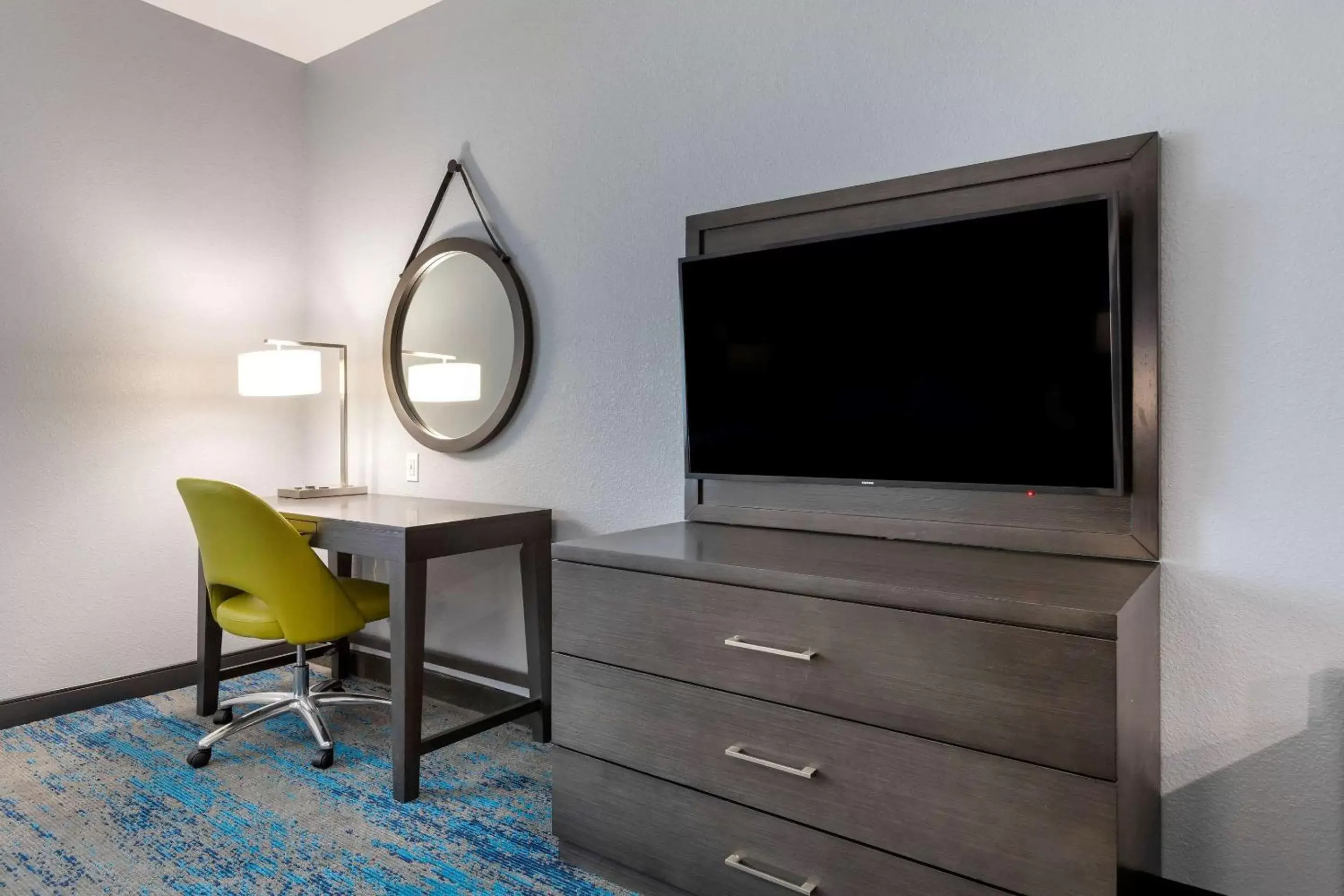 Photo of the whole room, TV/Entertainment Center in Comfort Inn & Suites