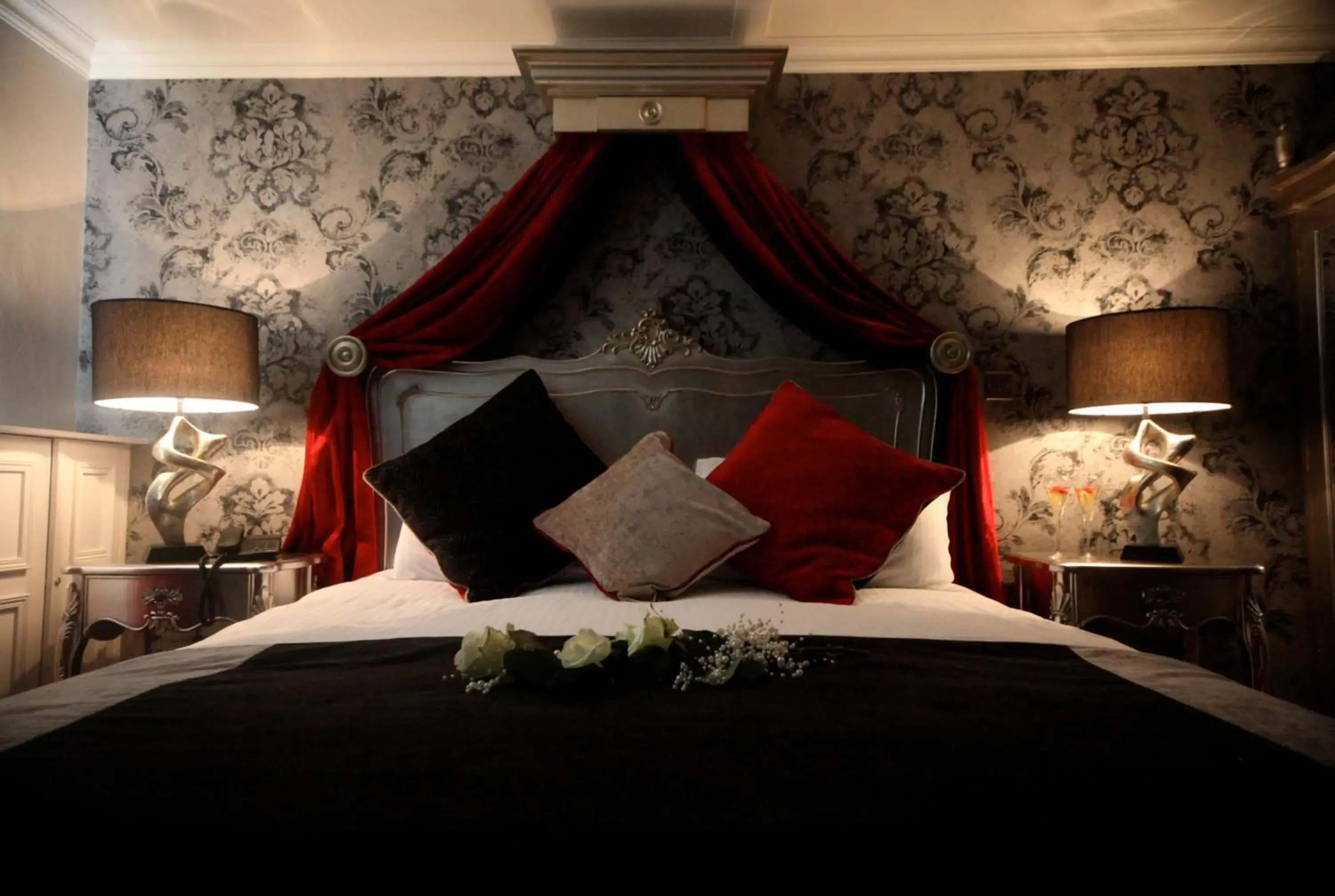 Bed in Greenvale Hotel