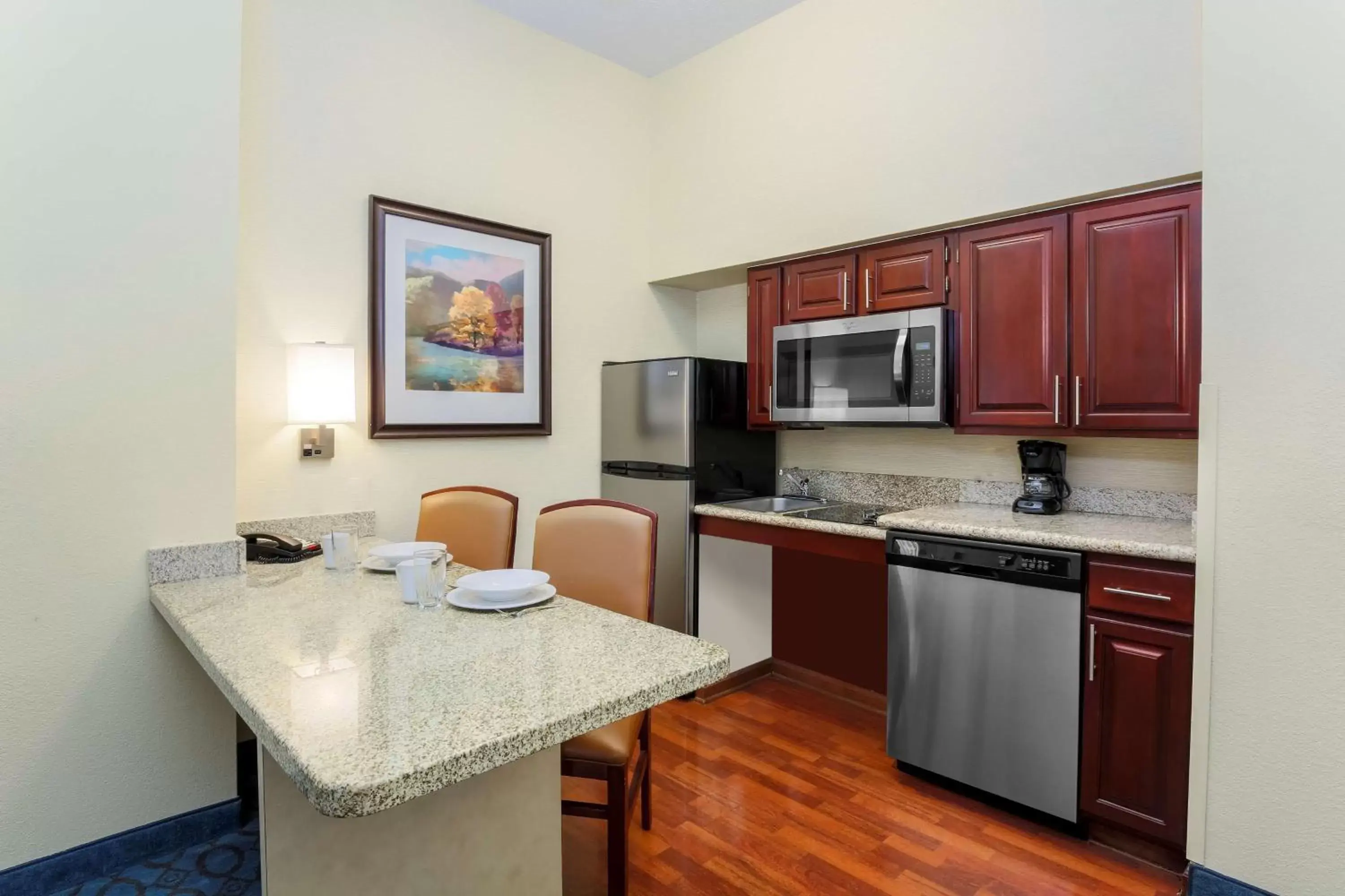 Kitchen or kitchenette, Kitchen/Kitchenette in Homewood Suites Nashville Airport