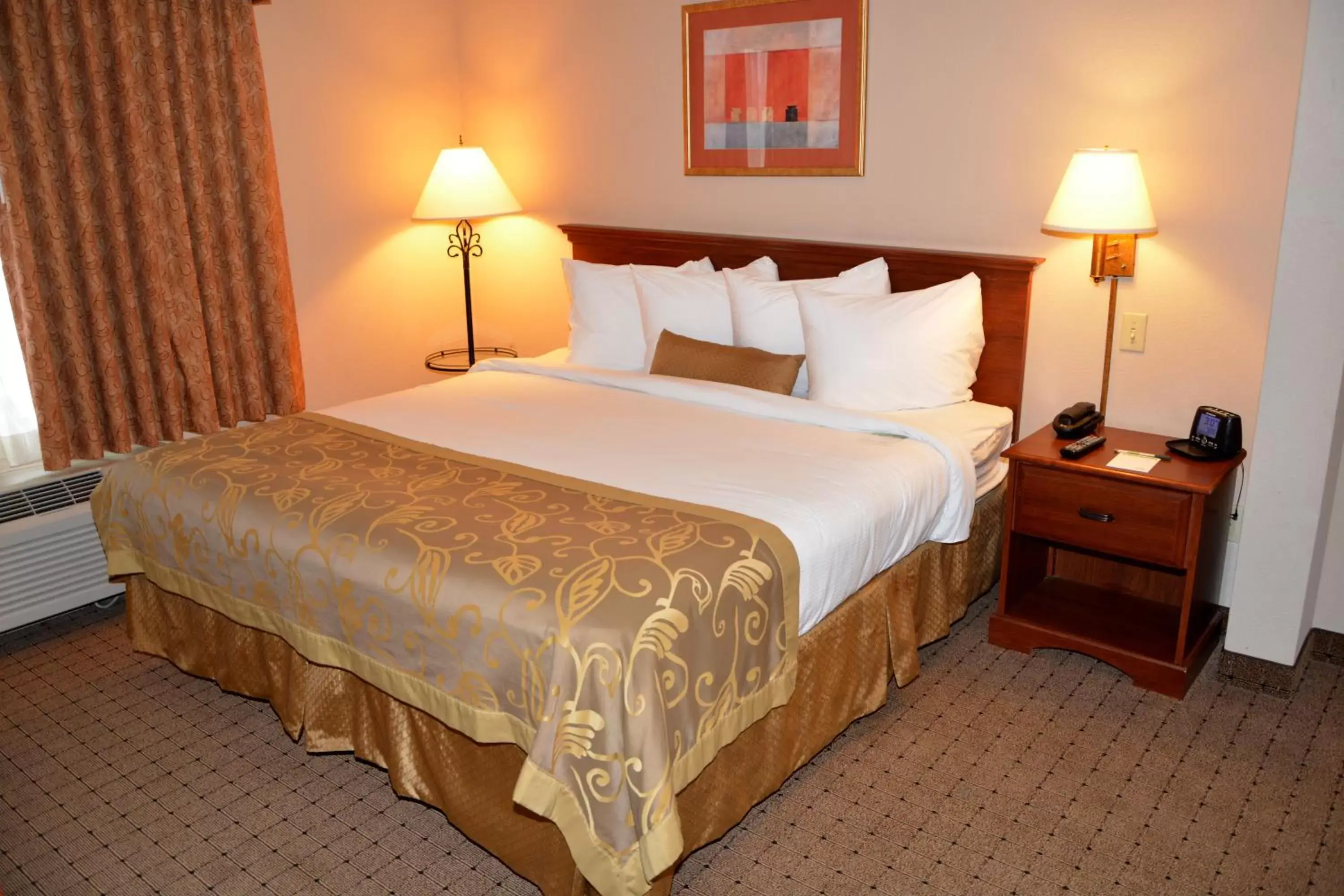 Photo of the whole room, Bed in Wingate by Wyndham West Monroe Photo of the whole room, Bed in Wingate by Wyndham West Monroe