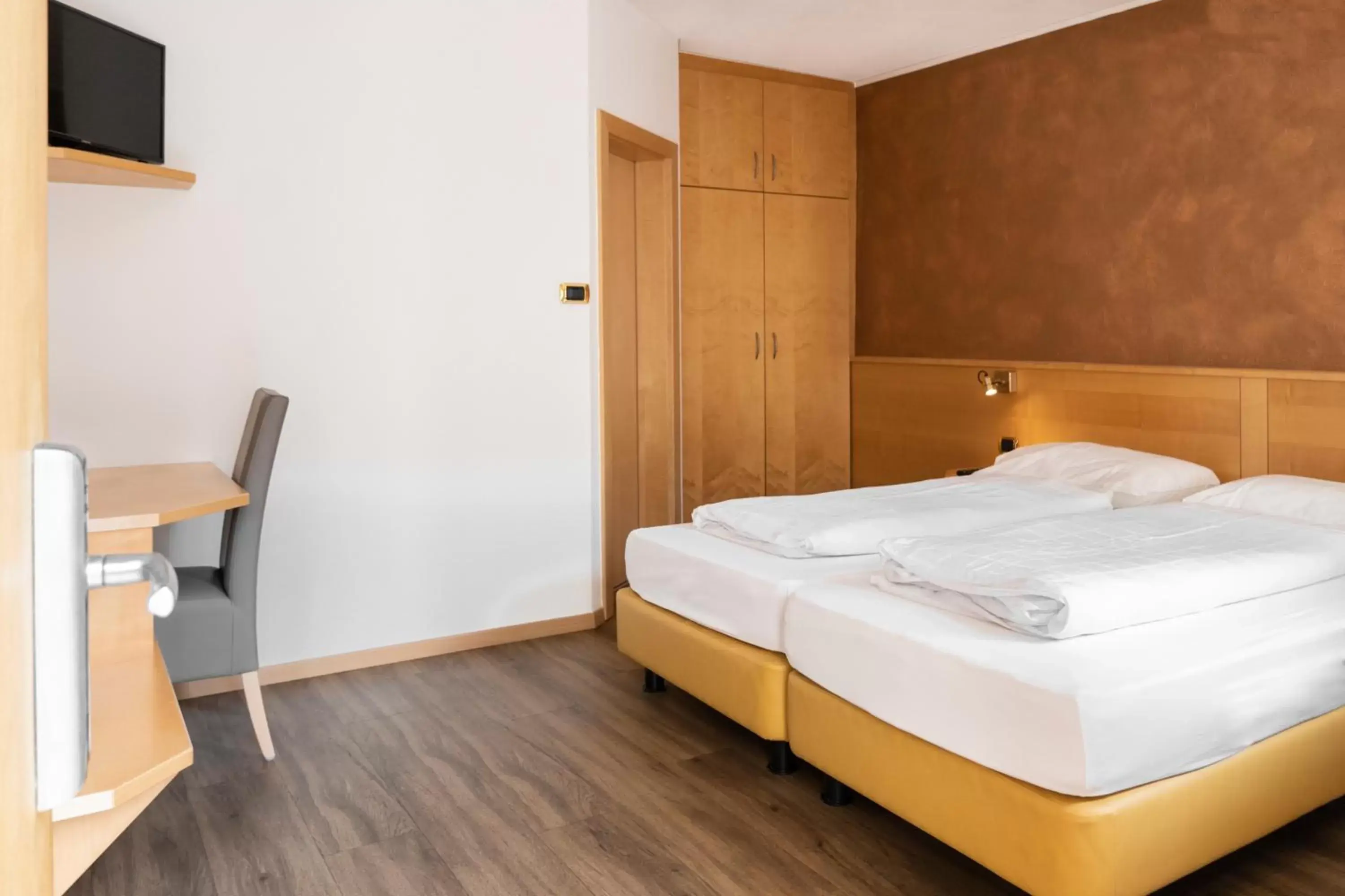 Budget Double Room in Feichter Hotel & Bistro