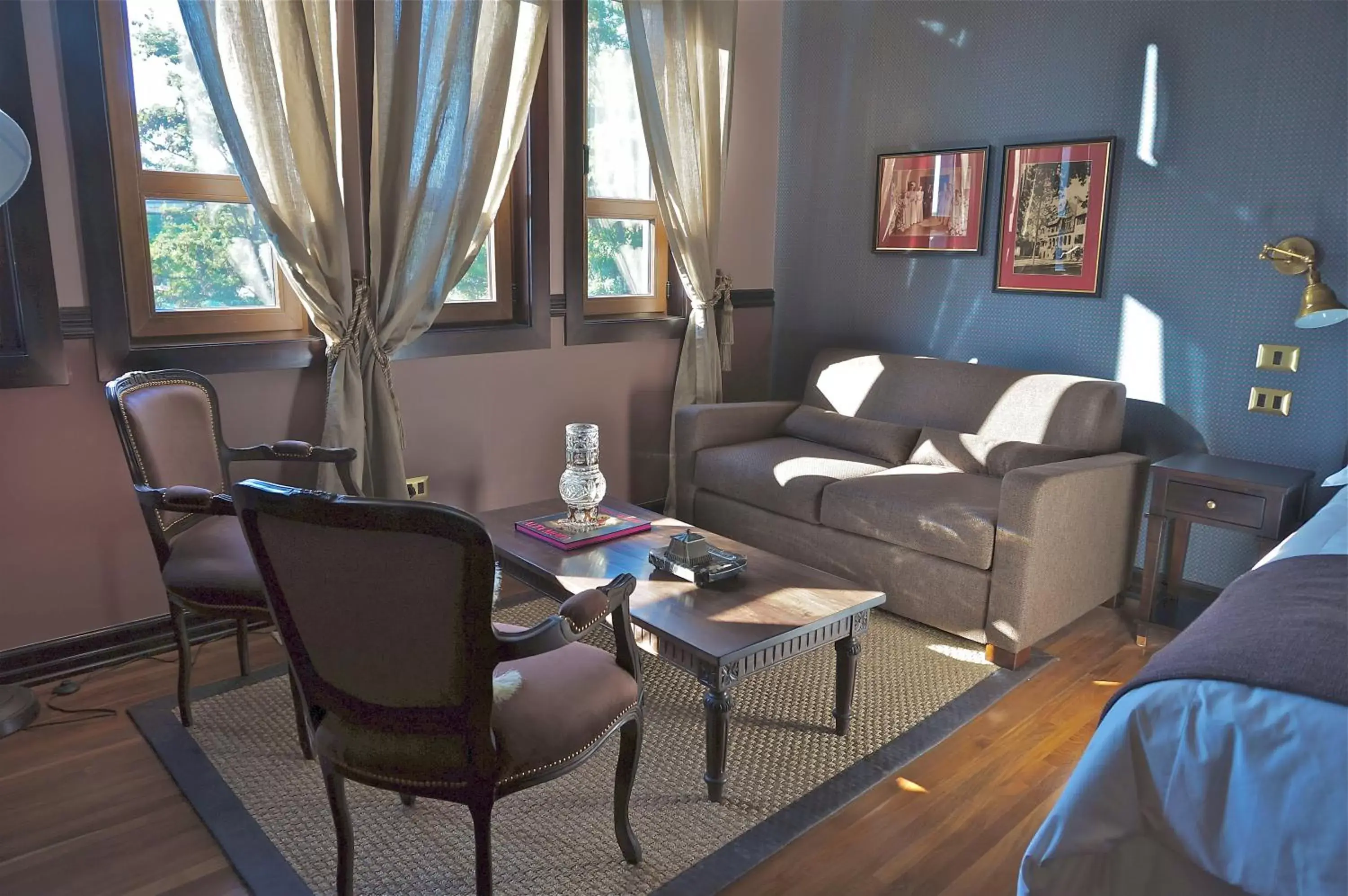 Seating Area in Hotel Boutique Castillo Rojo