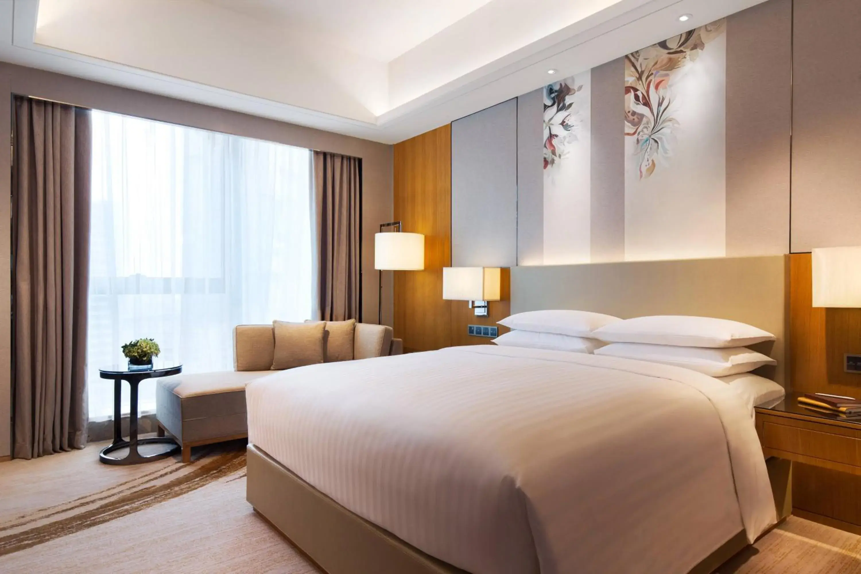 Photo of the whole room, Bed in Courtyard by Marriott Zhengzhou East