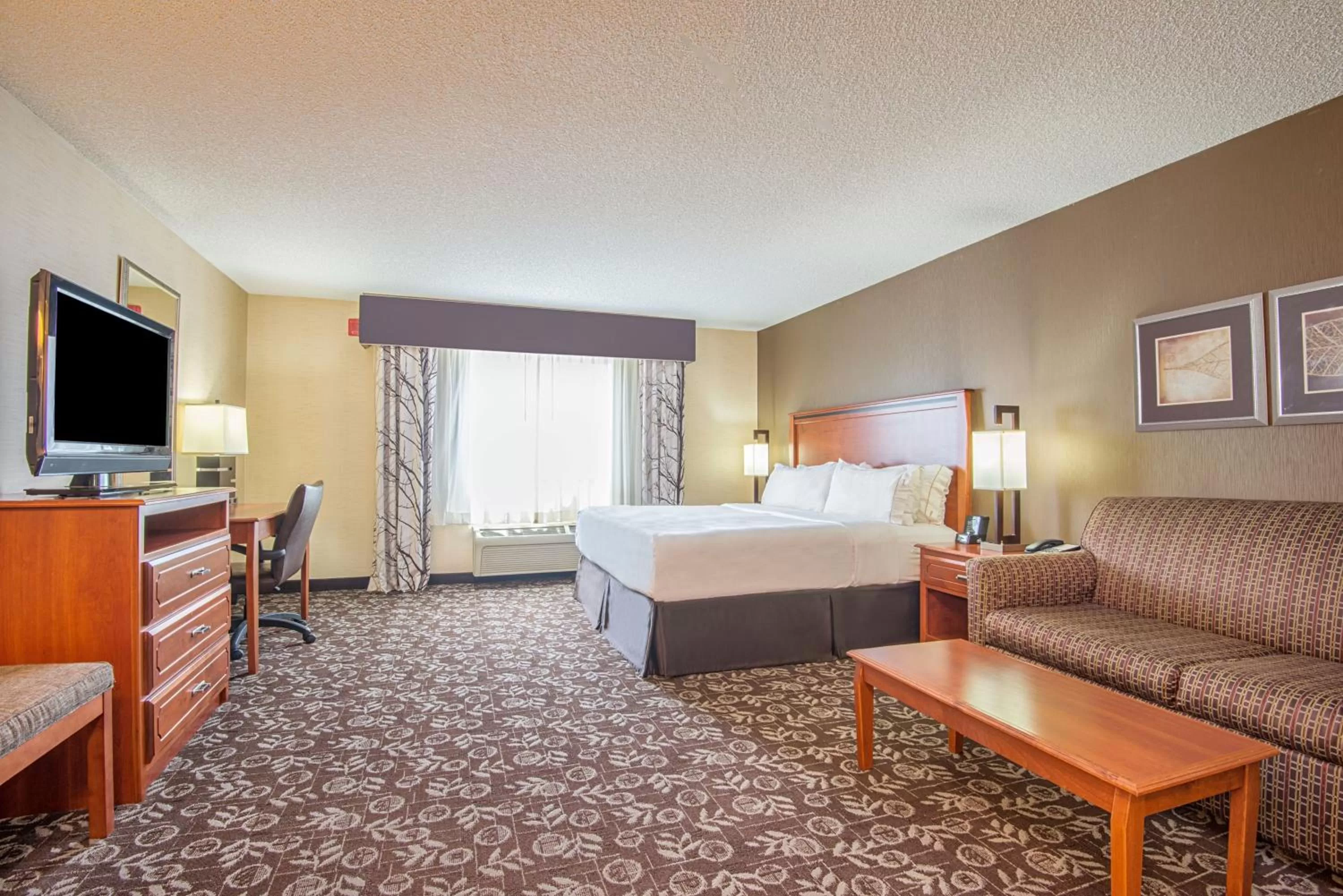 Photo of the whole room, Bed in Holiday Inn Express Casper I-25 by IHG