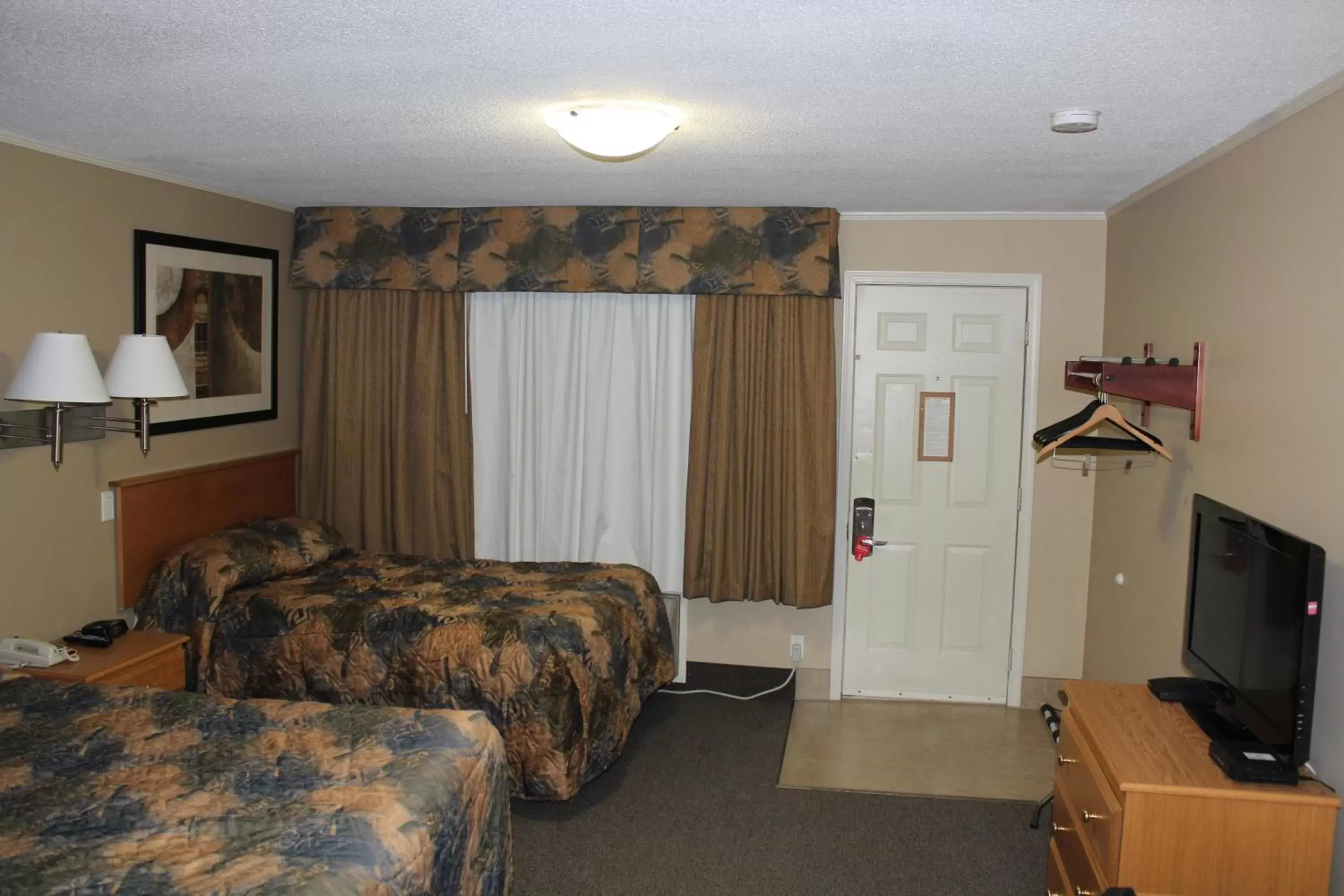 Photo of the whole room in Best Maple Inn - Drayton Valley
