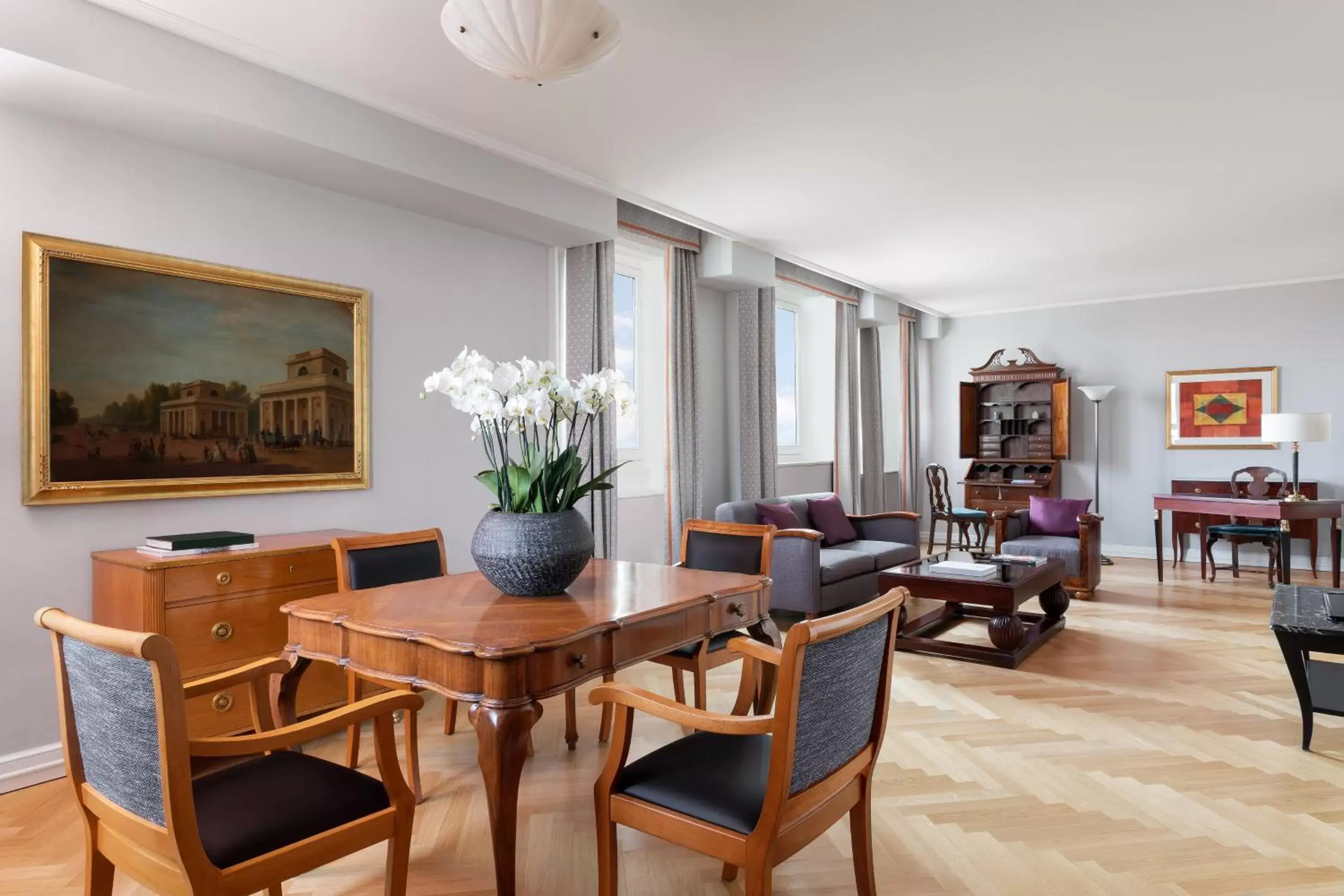 Living room, Dining Area in Sheraton Diana Majestic