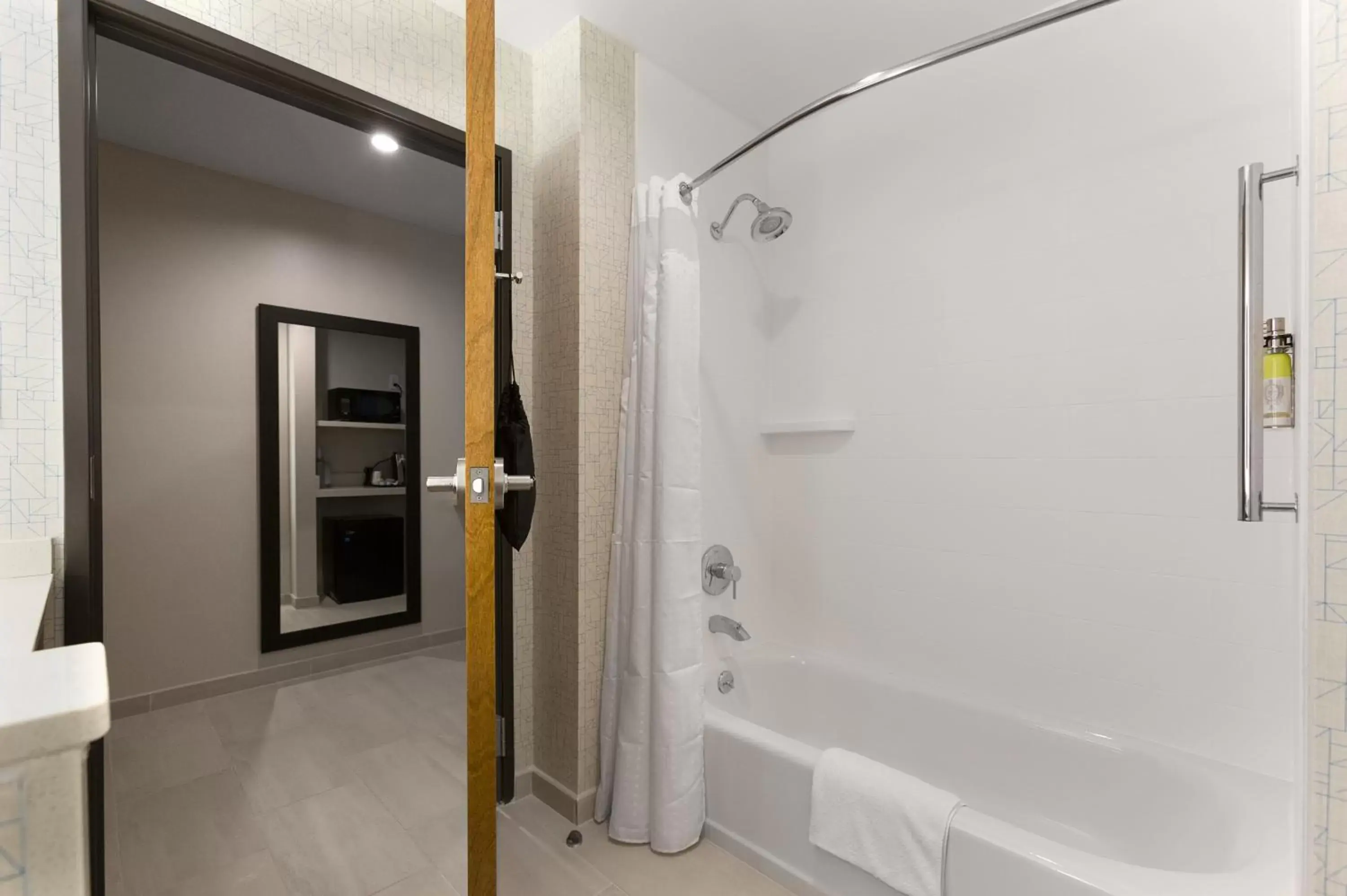 Bathroom in Holiday Inn Express - Lake Park, an IHG Hotel