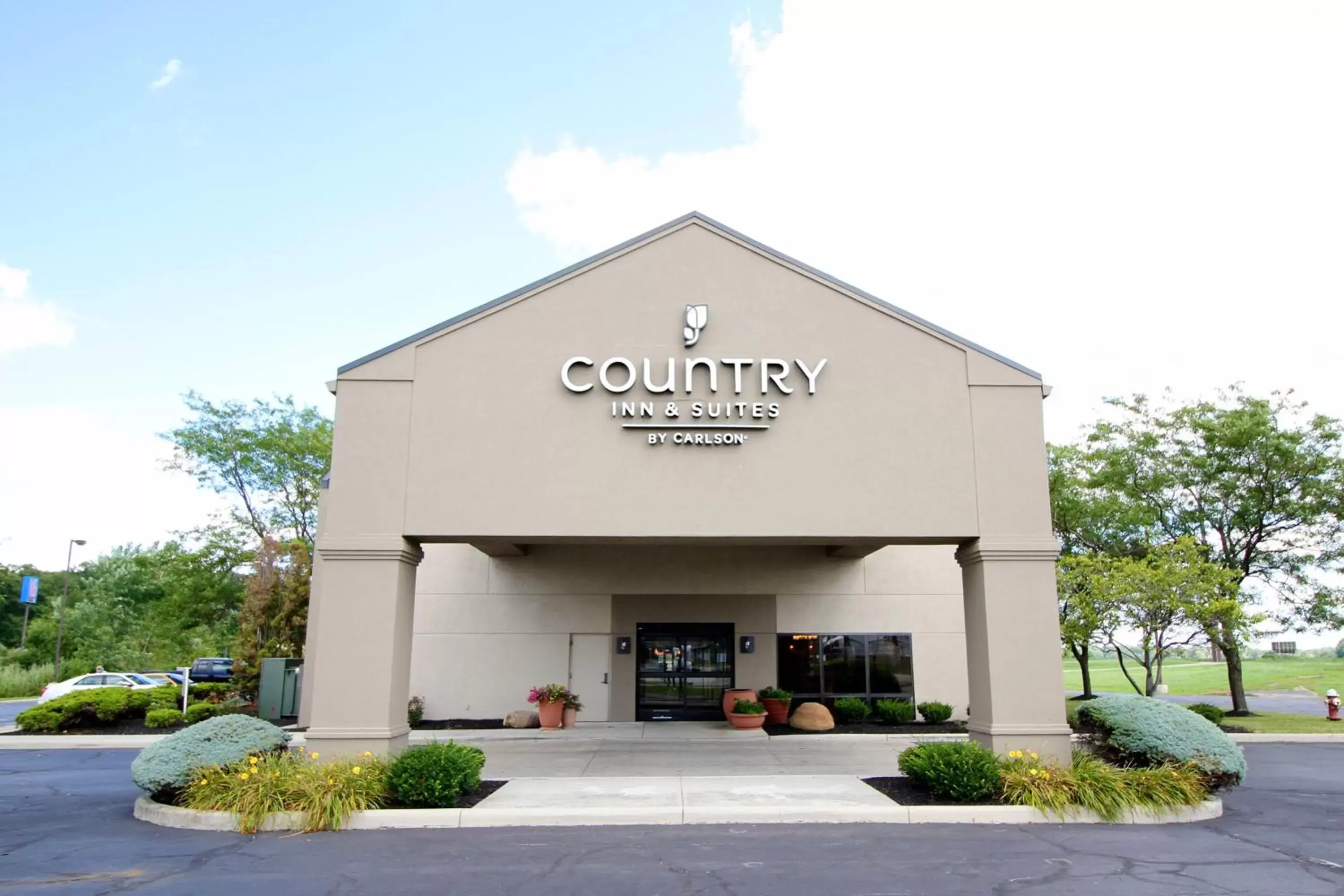 Facade/entrance, Property Building in Country Inn & Suites by Radisson, Sandusky South, OH