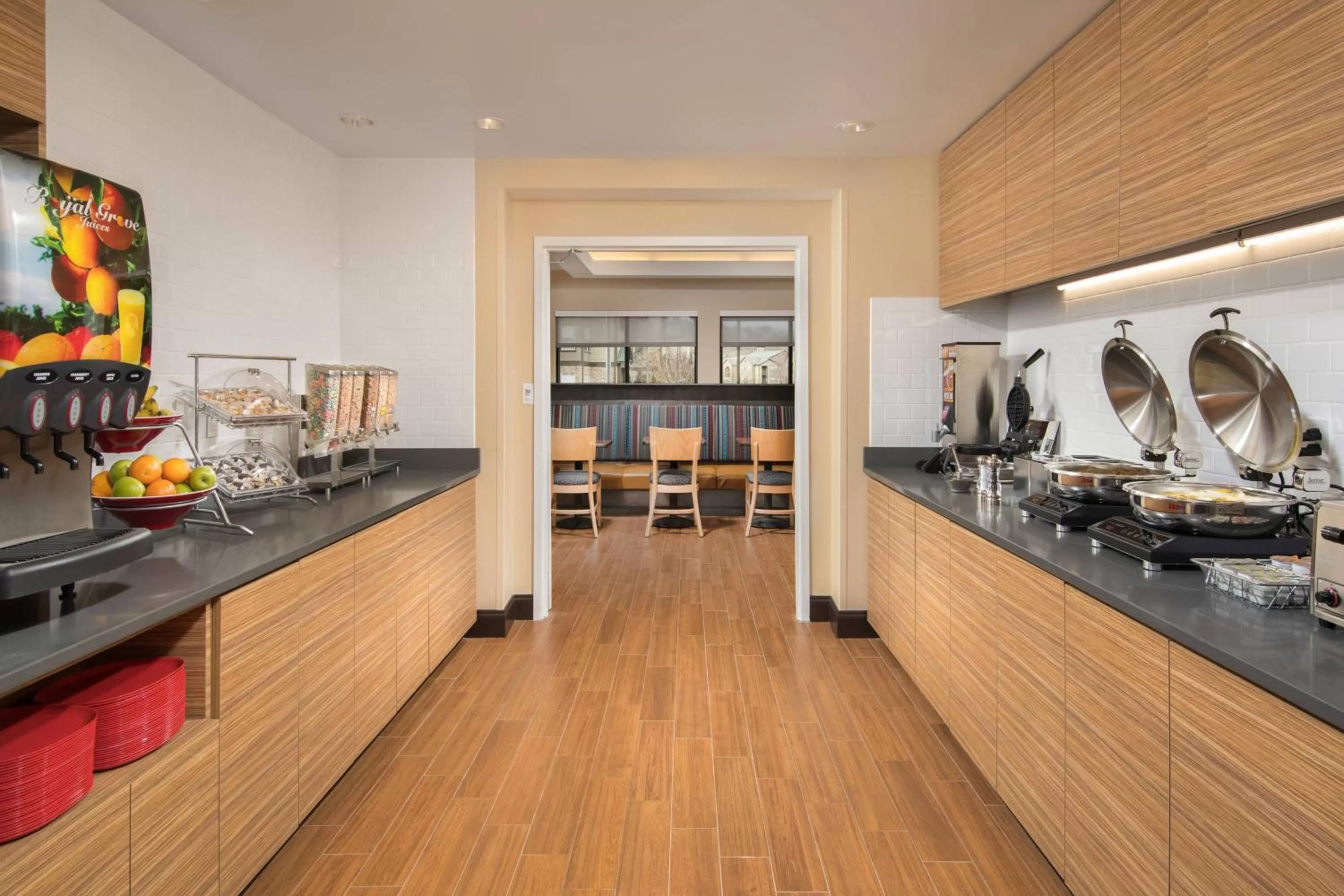 Breakfast in TownePlace Suites by Marriott Nashville Smyrna