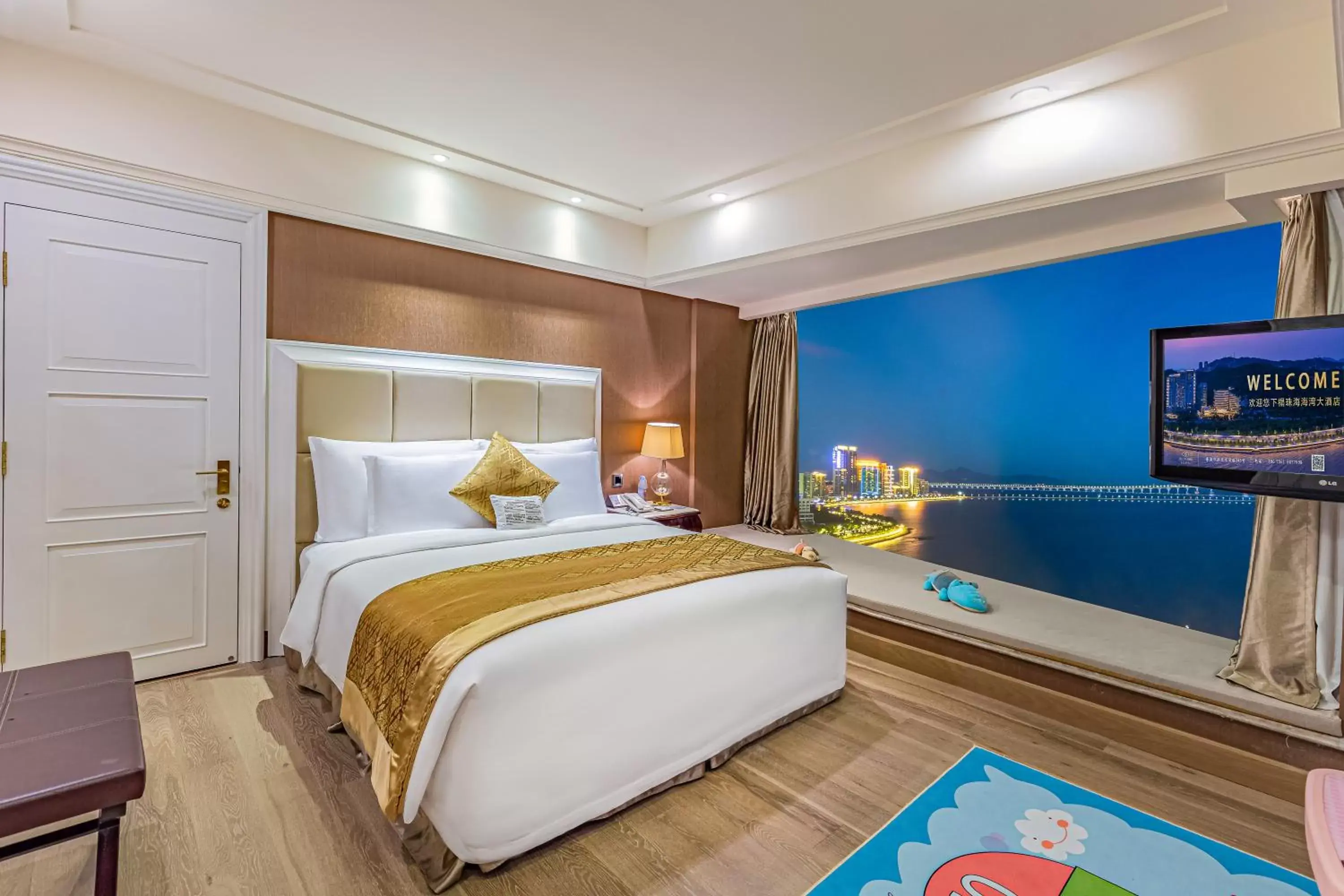 Bed in Grand Bay Hotel Zhuhai