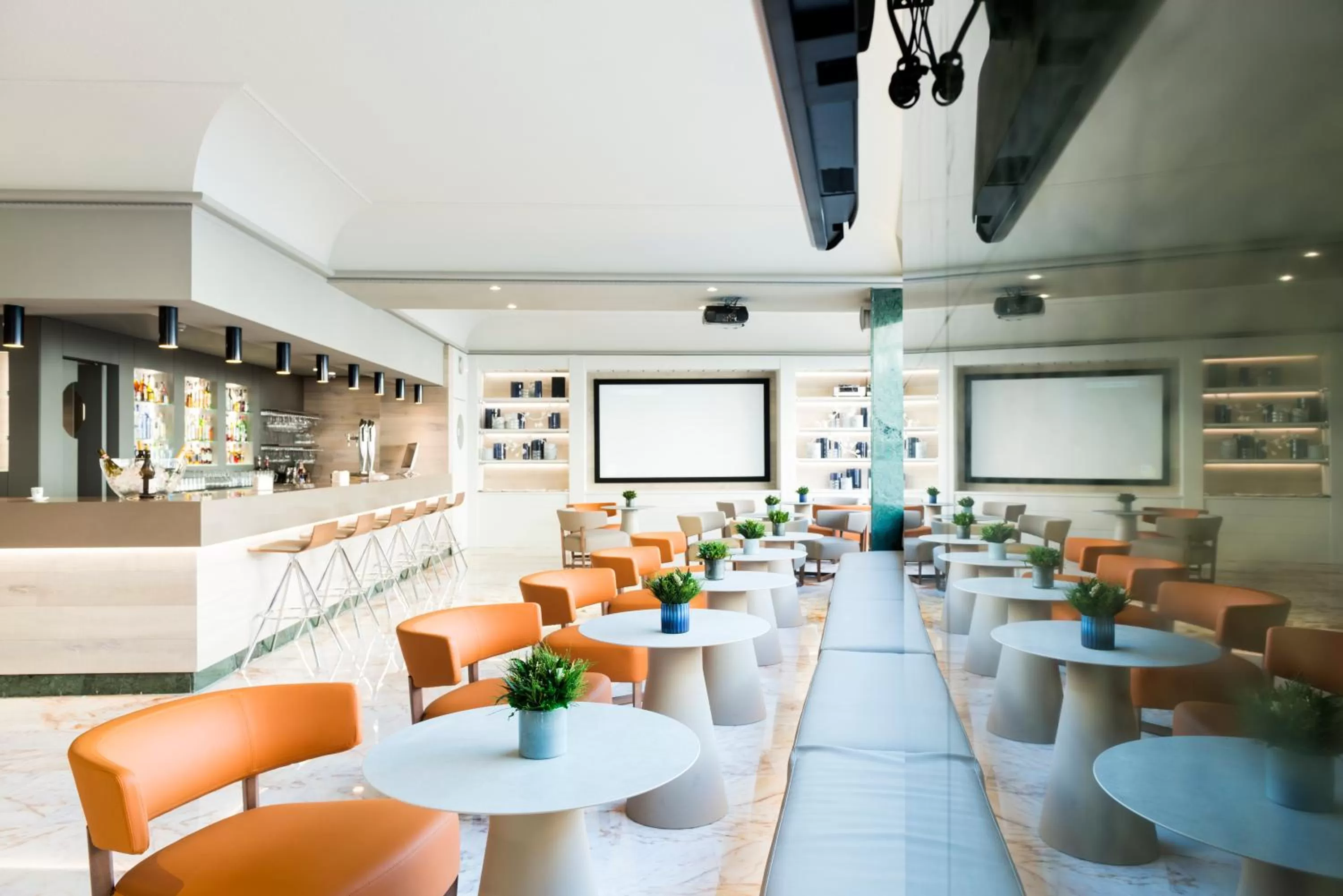 Lounge or bar in Sallés Hotel Pere IV