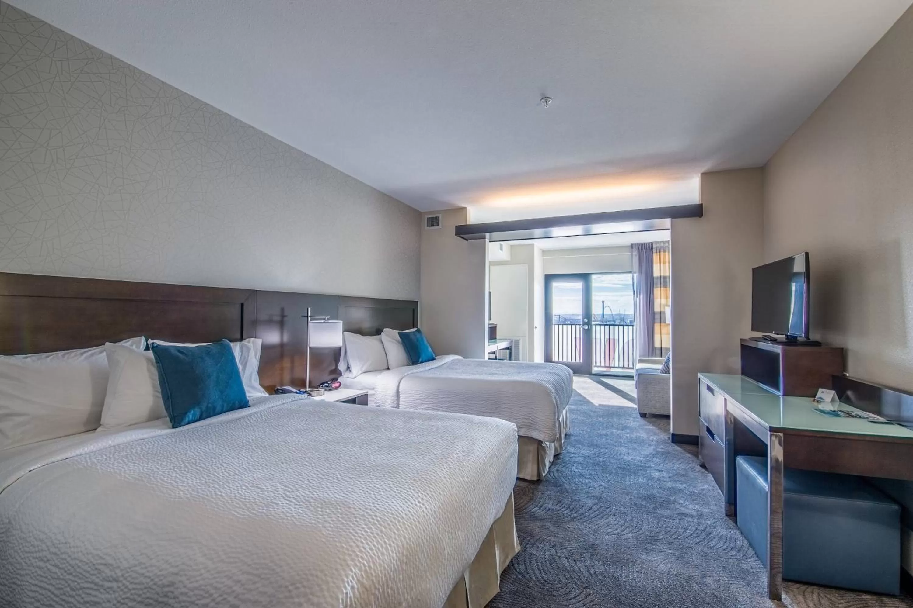 Photo of the whole room, Bed in Fairfield Inn & Suites by Marriott Denver Downtown