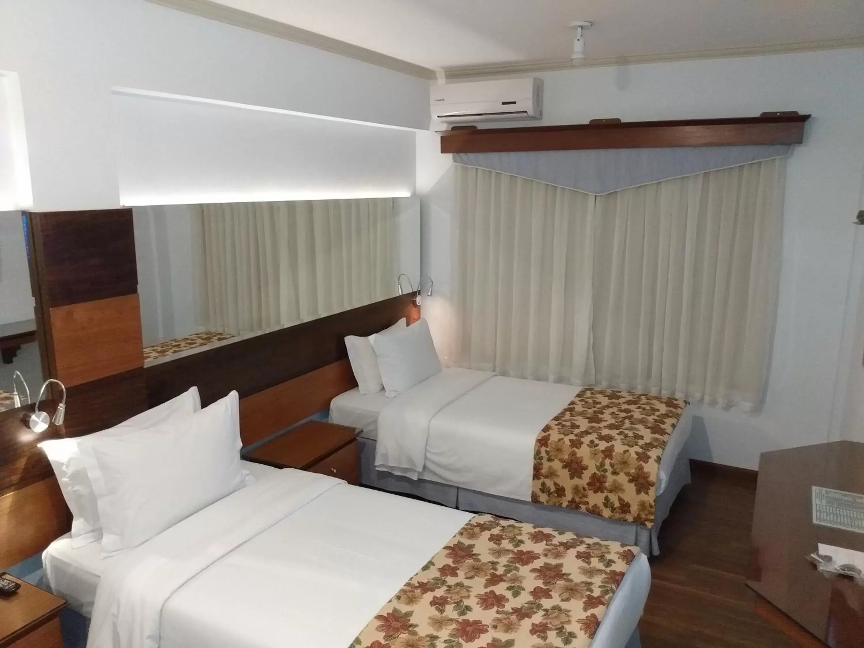 Large Twin Room in Kuster Hotel Large Twin Room in Kuster Hotel