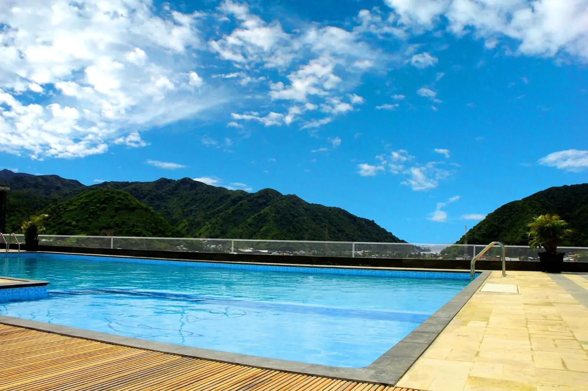 Swimming Pool in Grand Q Hotel Gorontalo