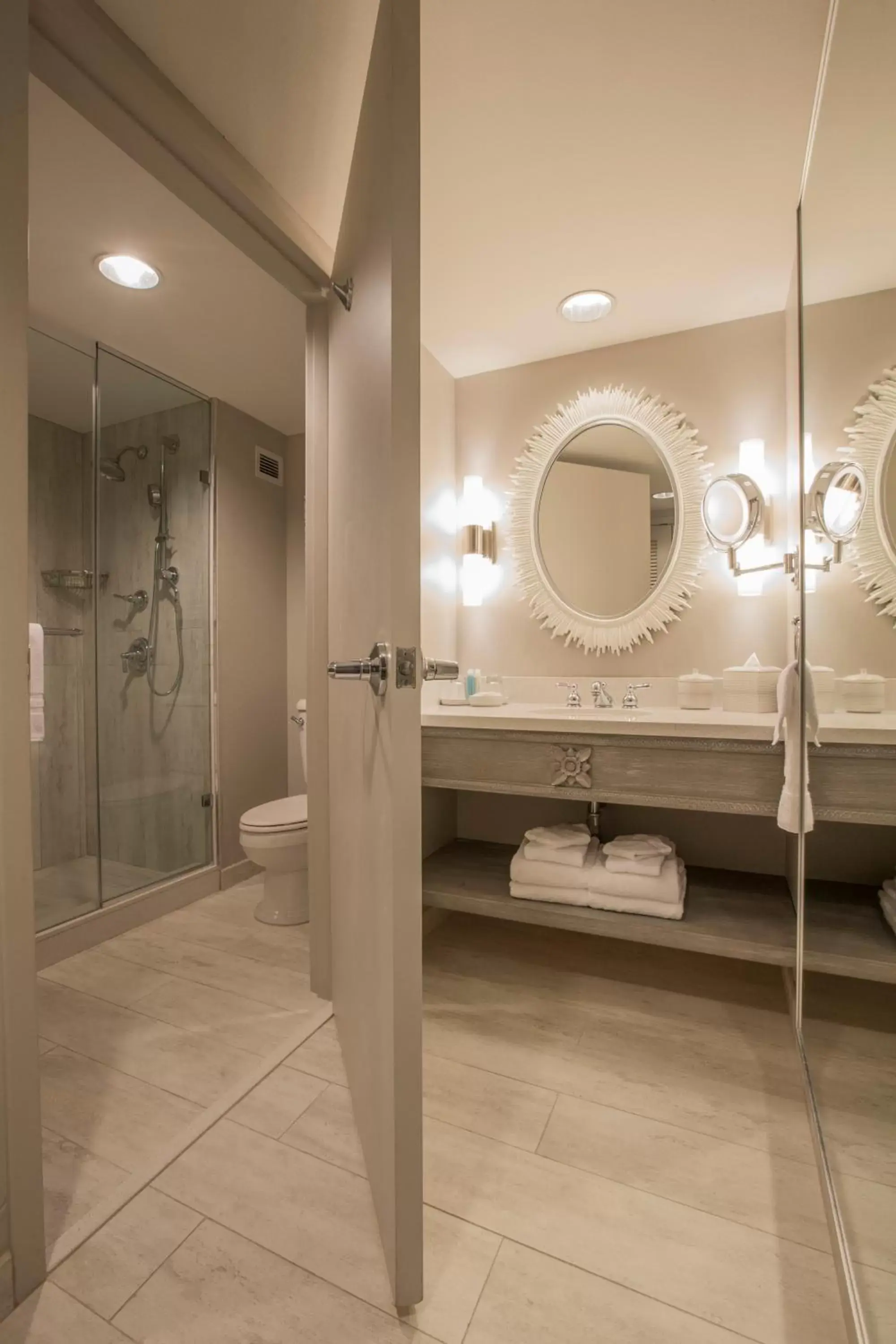 Standard View Room (Includes FREE^ Universal Express Unlimited) in Universal's Loews Royal Pacific Resort Standard View Room (Includes FREE^ Universal Express Unlimited) in Universal's Loews Royal Pacific Resort