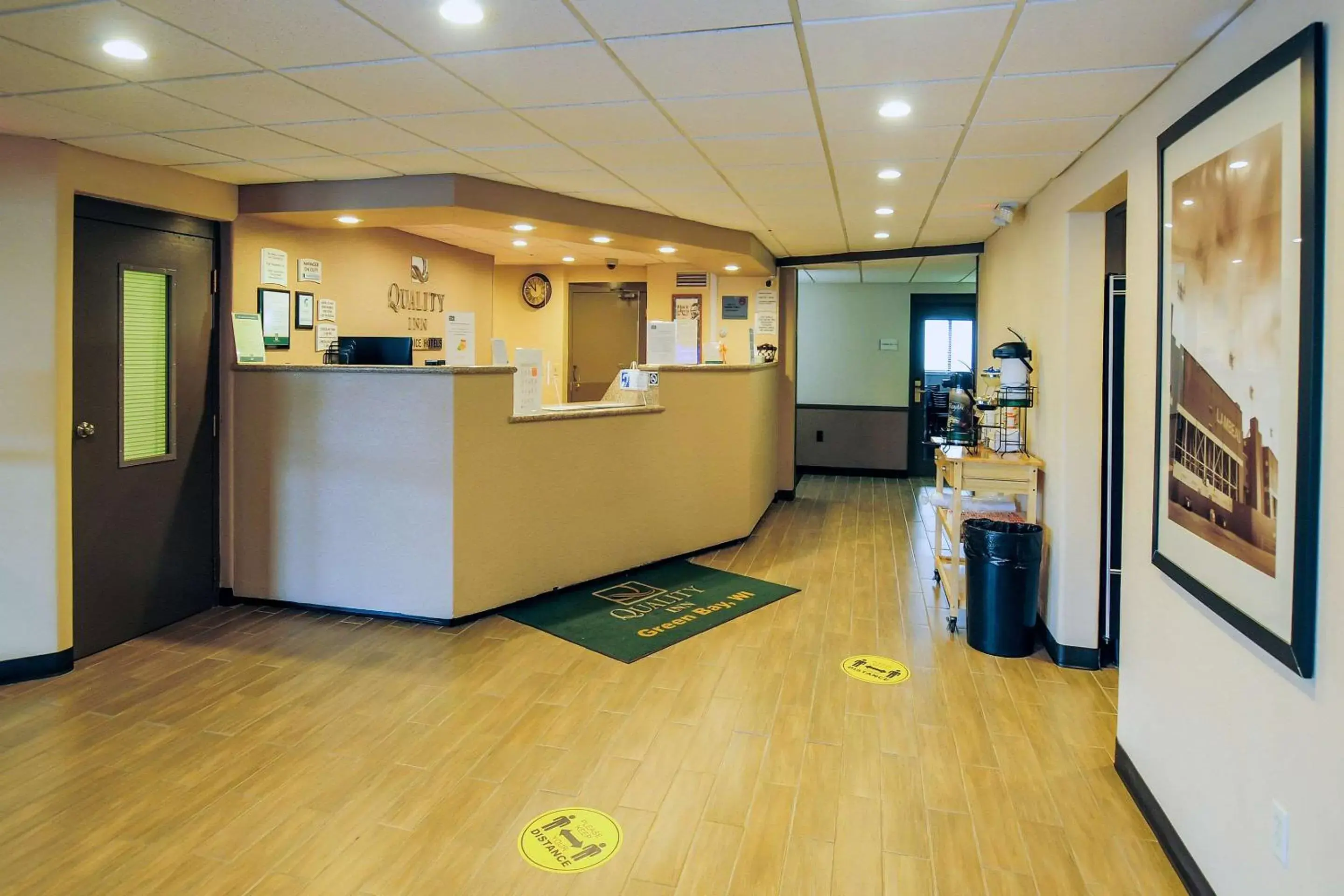 Lobby or reception in Quality Inn Stadium Area Green Bay Stadium Lobby or reception in Quality Inn Stadium Area Green Bay Stadium
