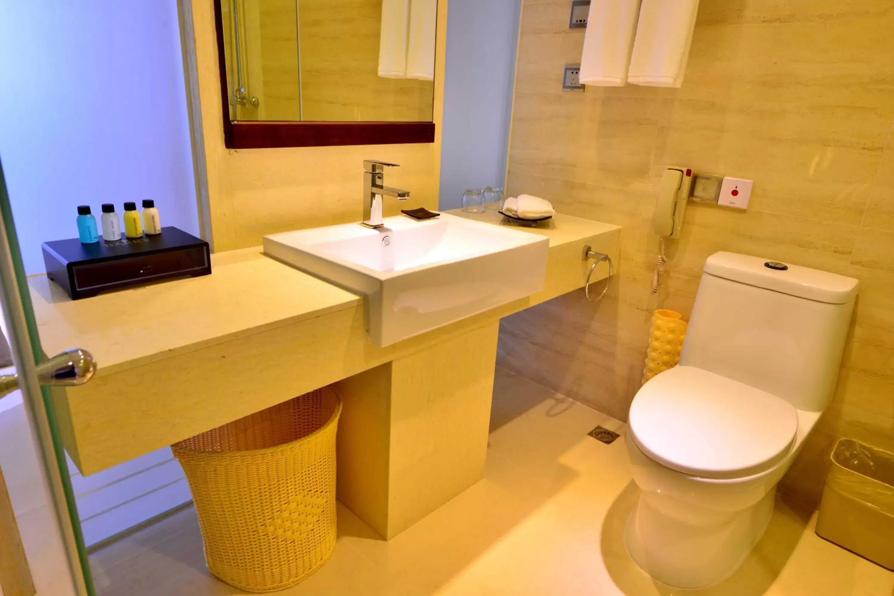 Toilet, Bathroom in Barry Boutique Hotel Sanya