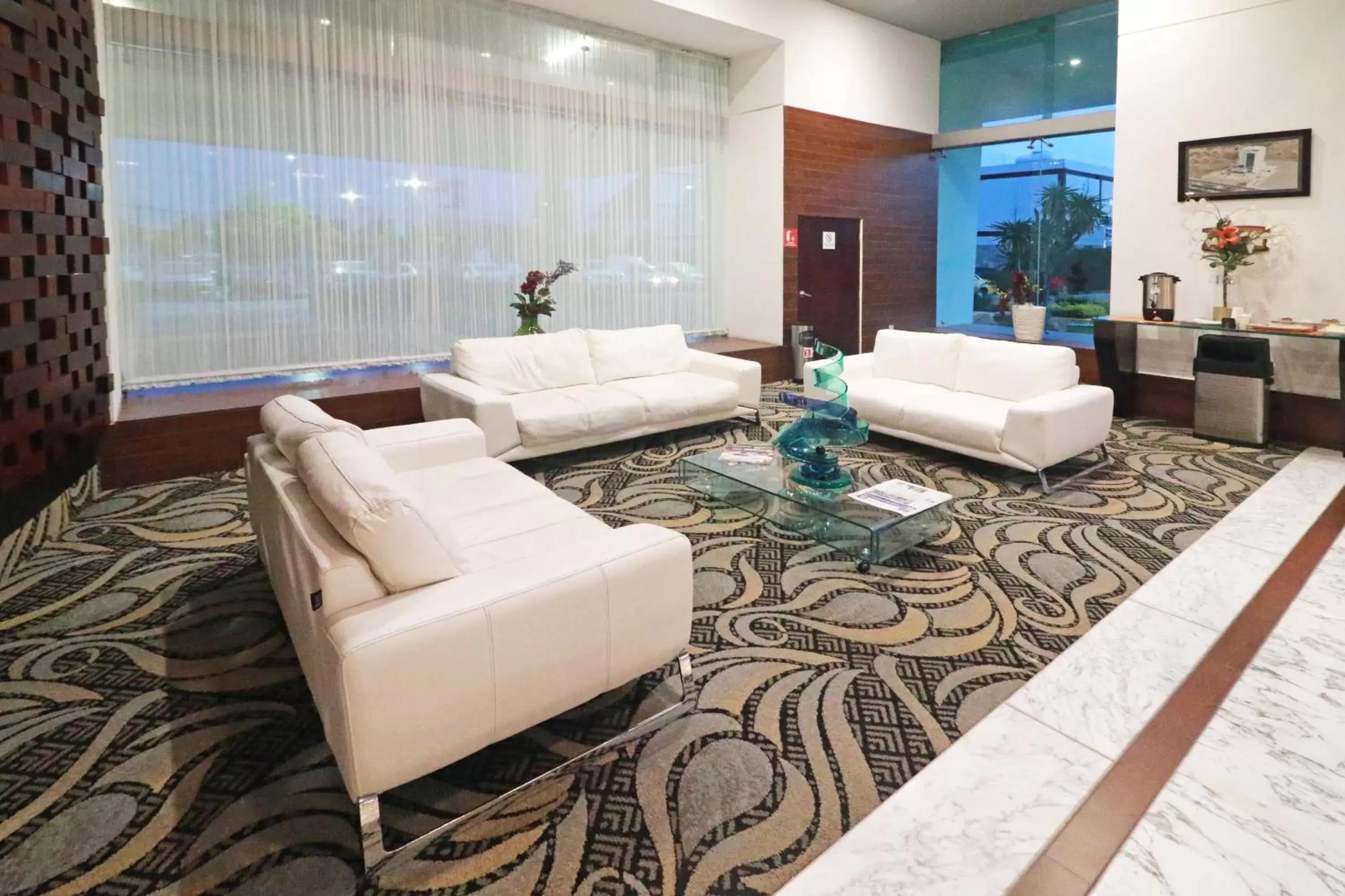 Lobby or reception, Seating Area in Holiday Inn Queretaro Zona Krystal, an IHG Hotel