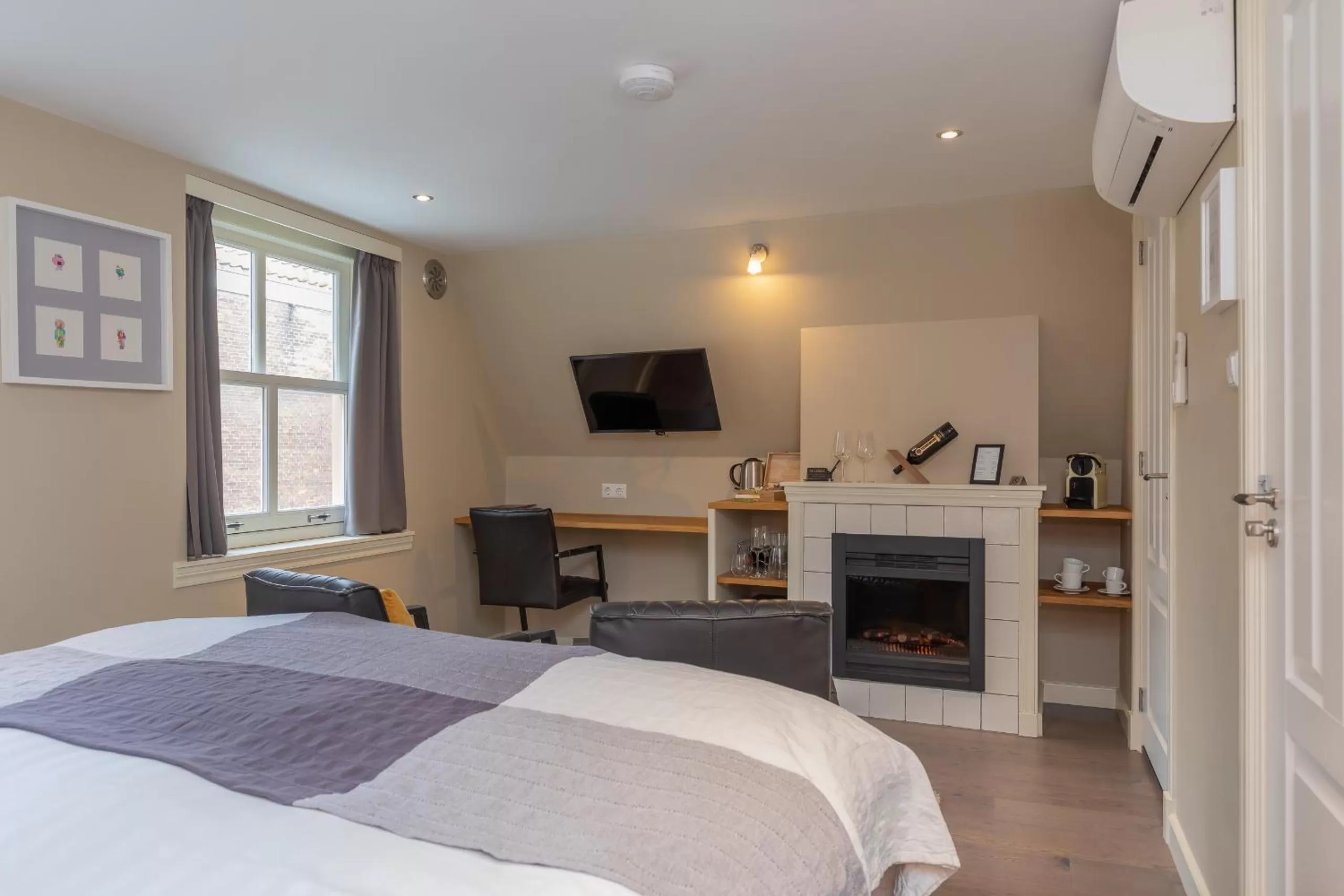 Bed in ExLibris Boutique Hotel