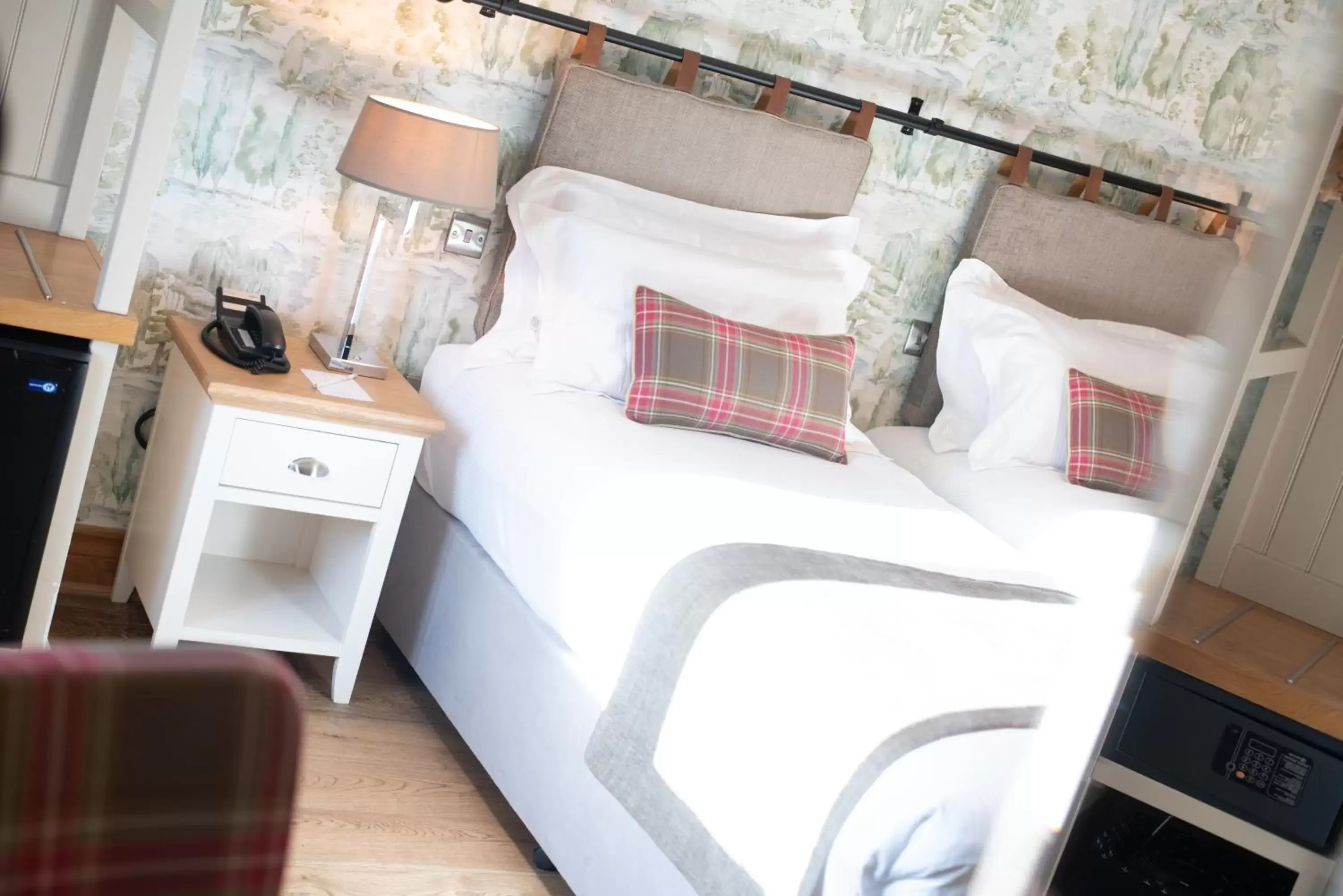 Bed in Cromwell Arms Country Pub with Rooms