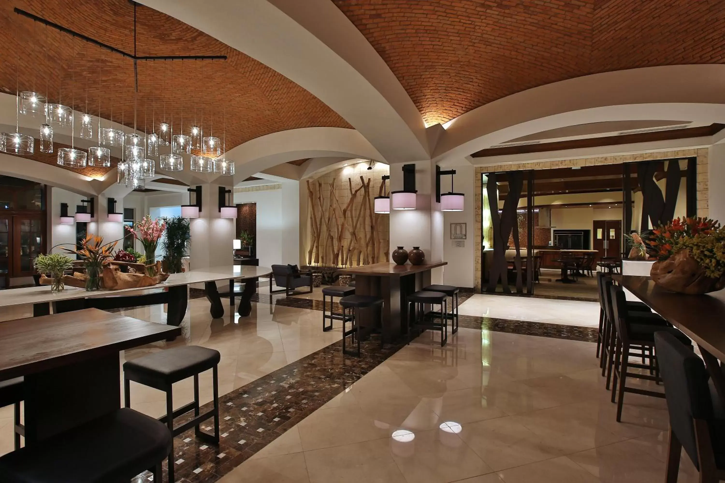 Property building, Restaurant/Places to Eat in Real Intercontinental Metrocentro Managua, an IHG Hotel