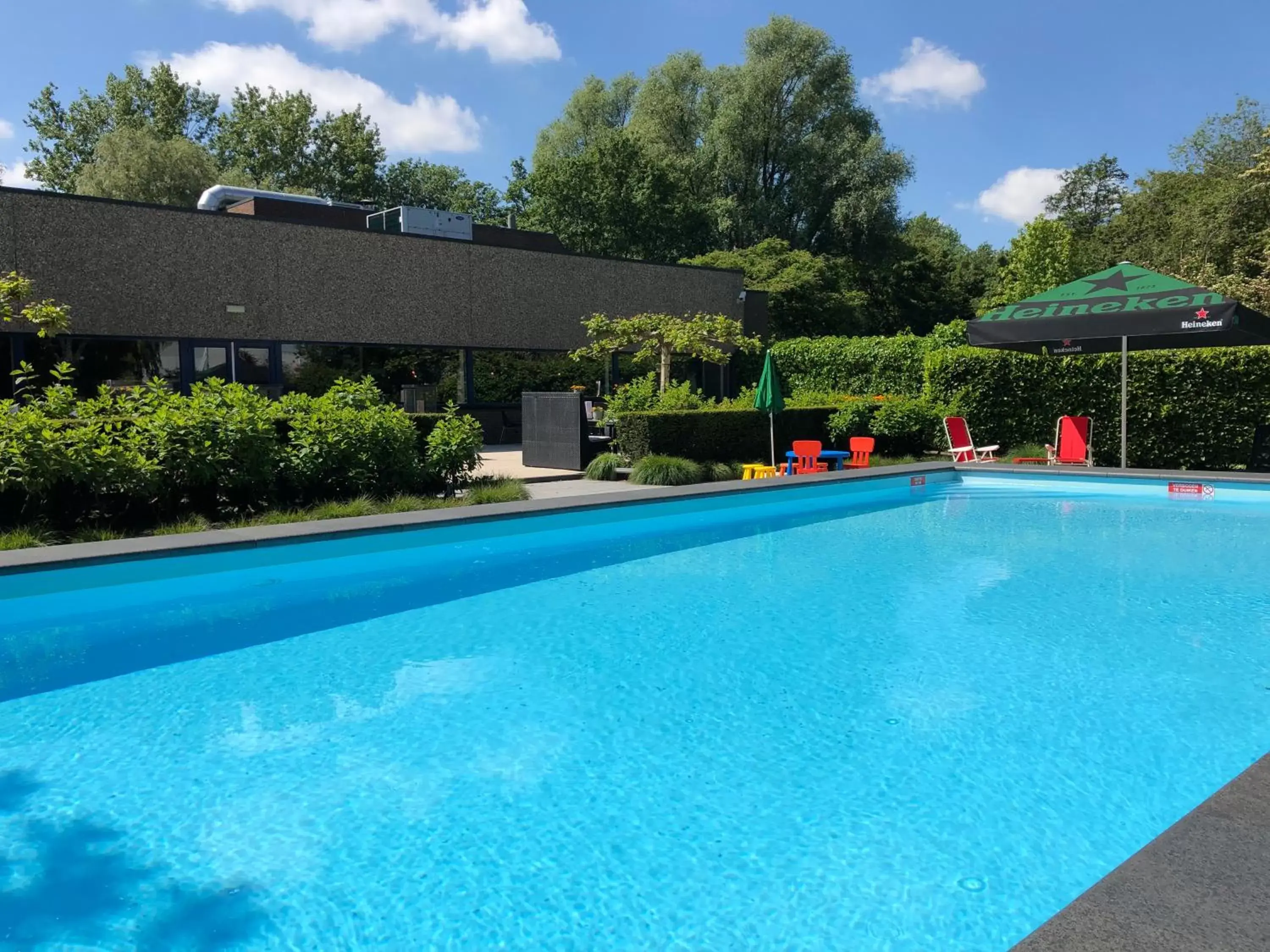 Property building, Swimming Pool in Novotel Rotterdam - Schiedam