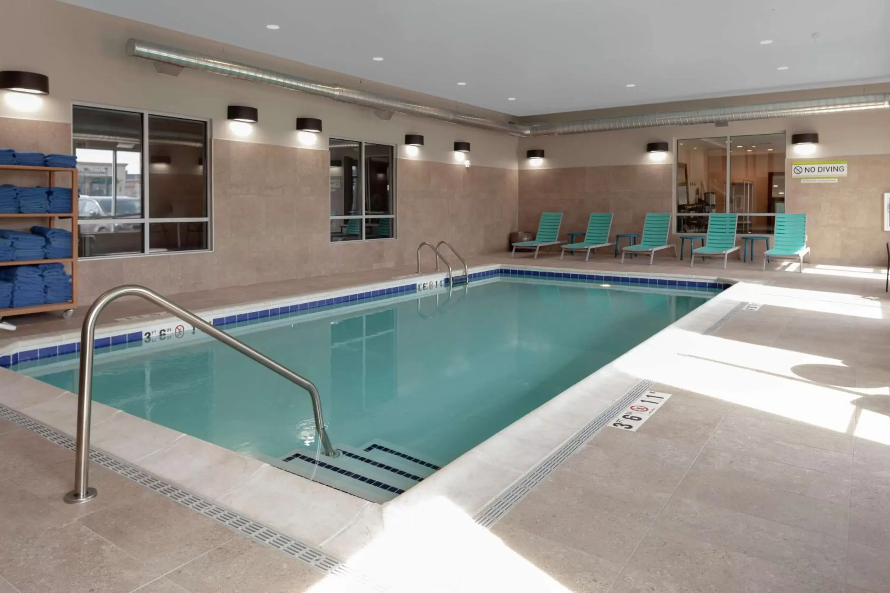 Pool view, Swimming Pool in Home2 Suites By Hilton Denver South Centennial Airport