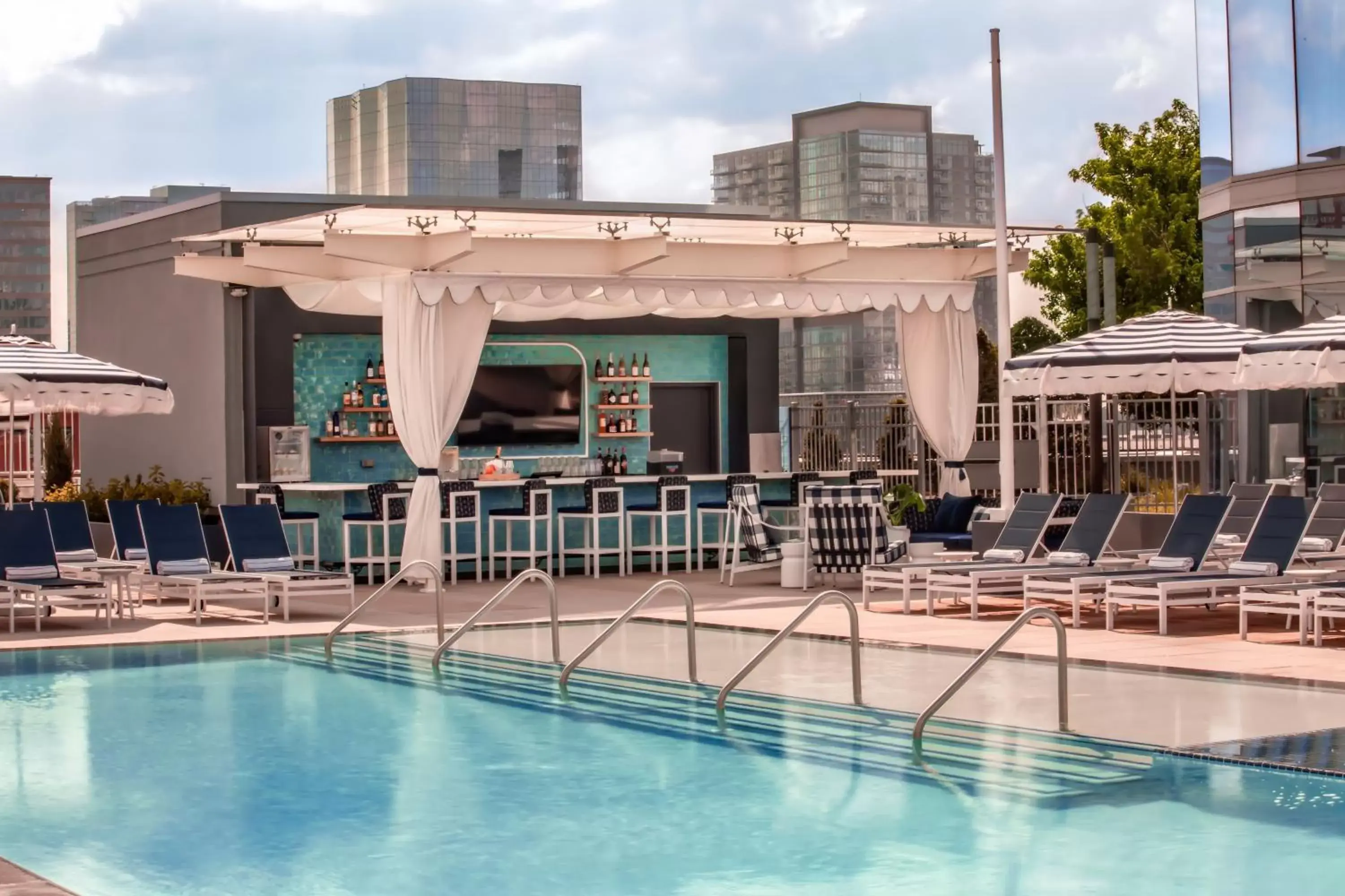 Swimming Pool in JW Marriott Nashville